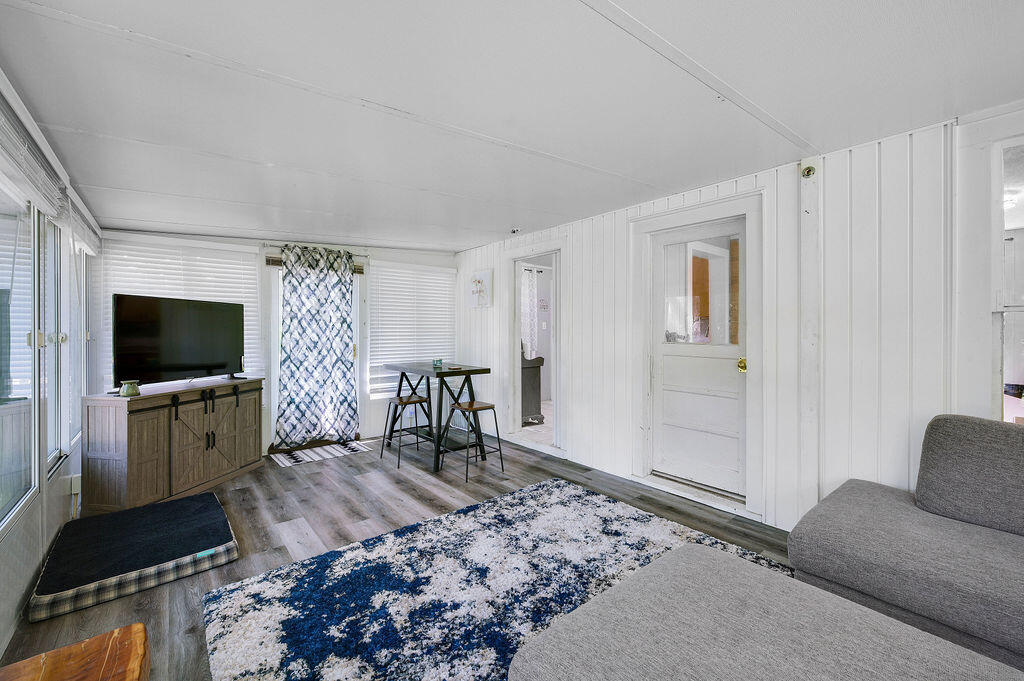 10088 N Tudor Road