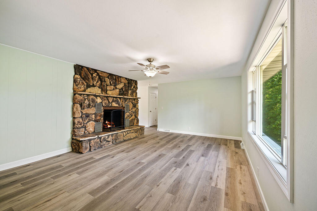 13607 Wolkins Road