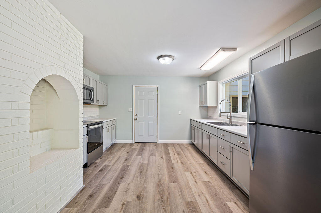 13607 Wolkins Road