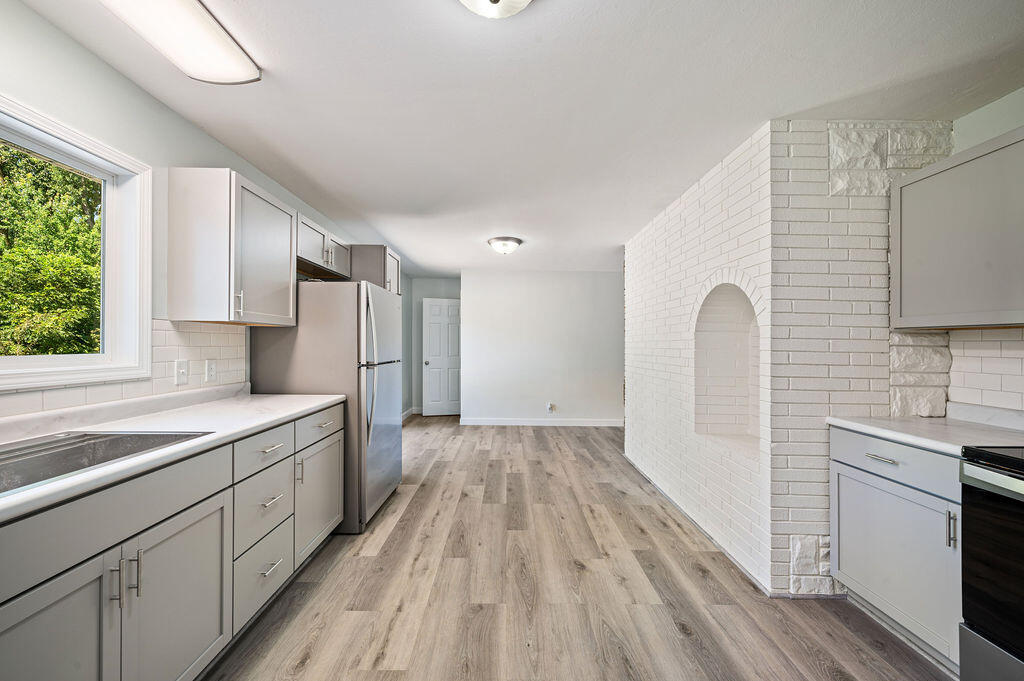 13607 Wolkins Road