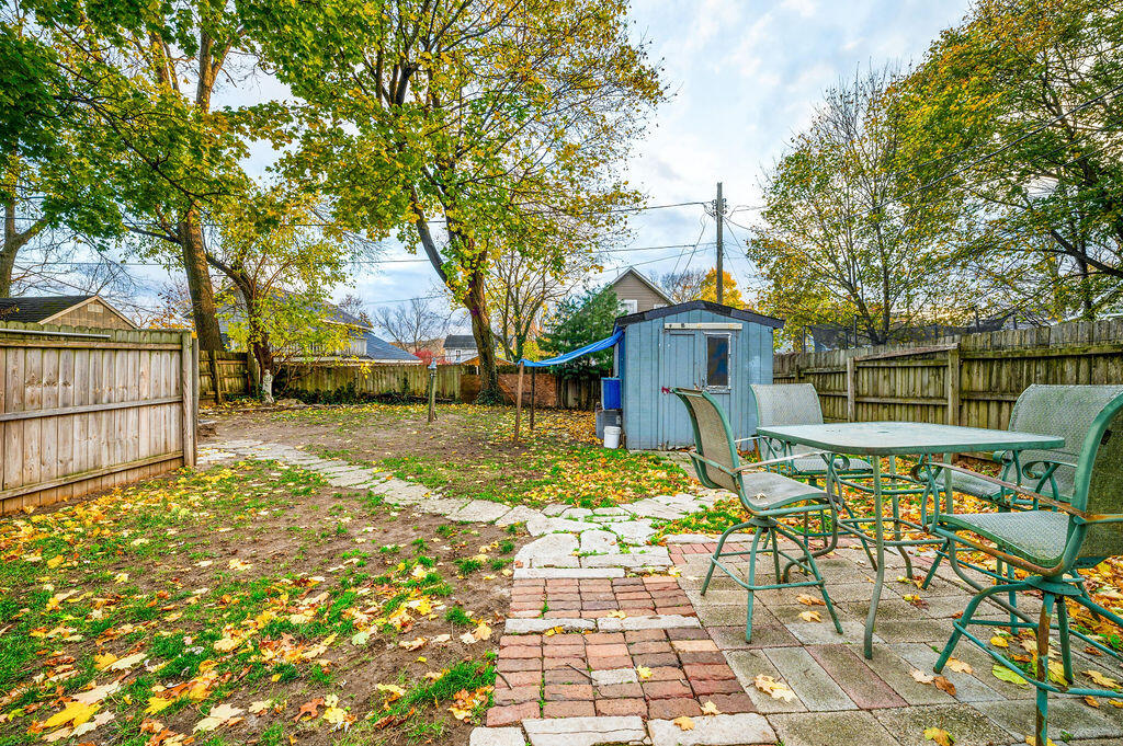 119 Charles Court
