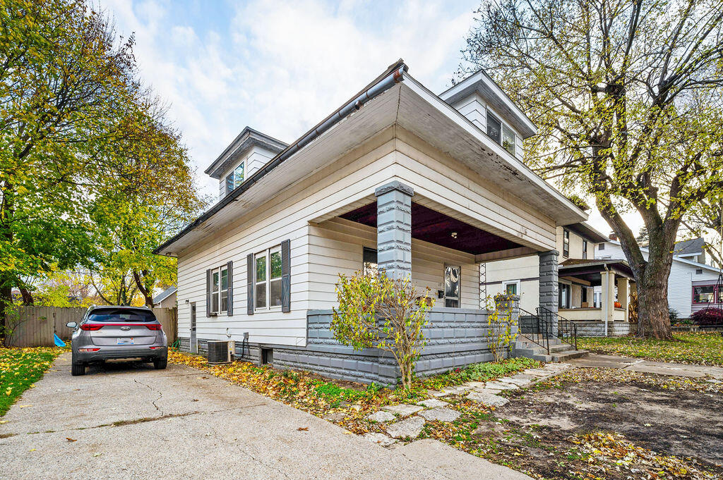 119 Charles Court