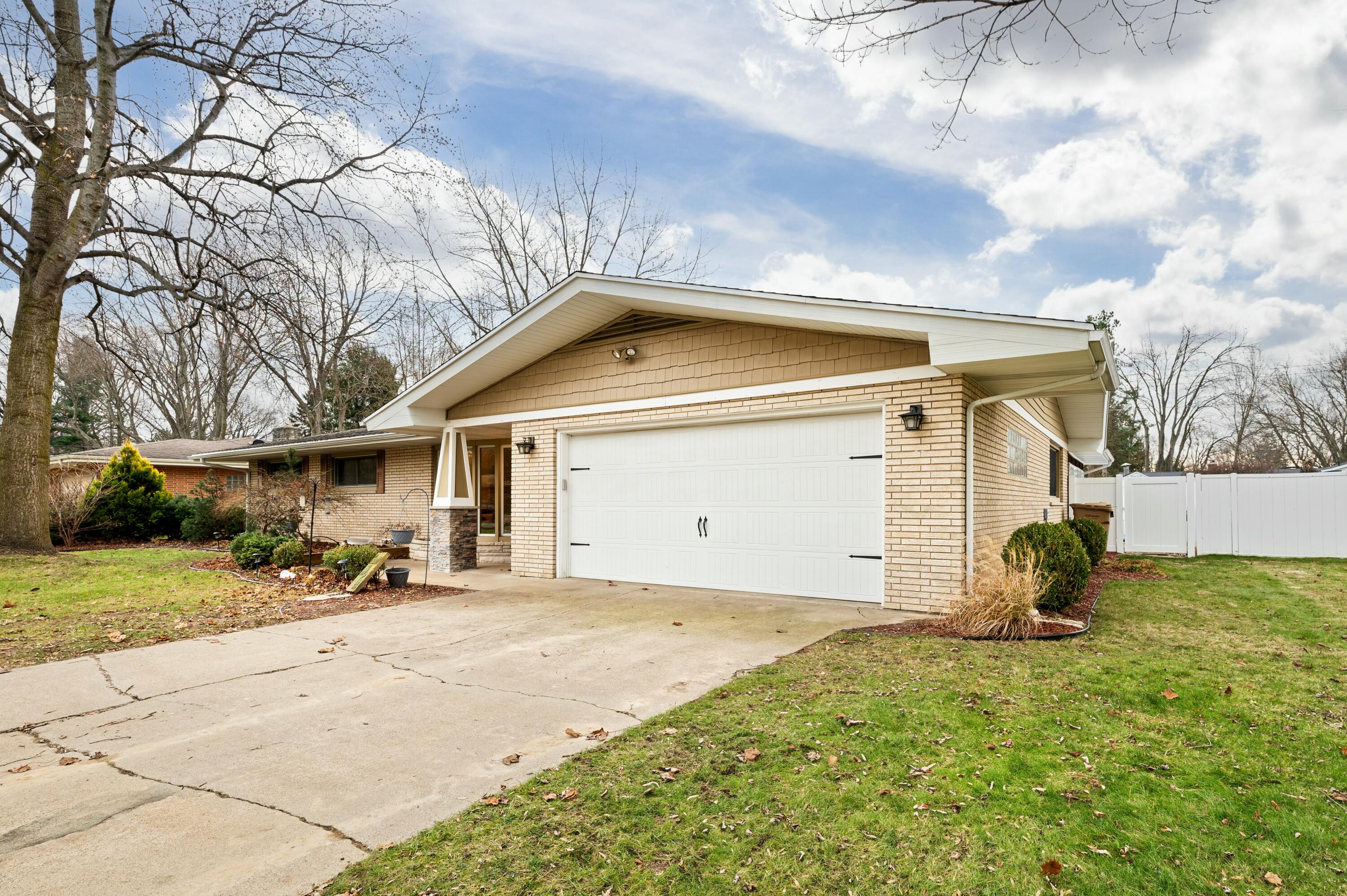 1428 Timberlane Drive, St. Joseph