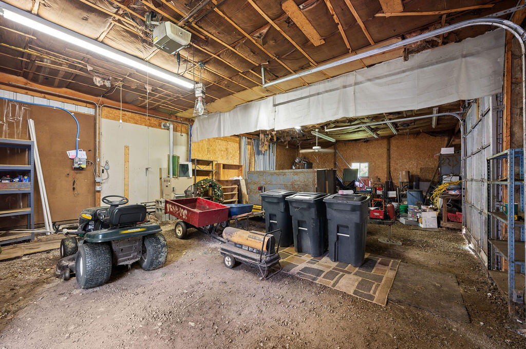6105 Burrus Road