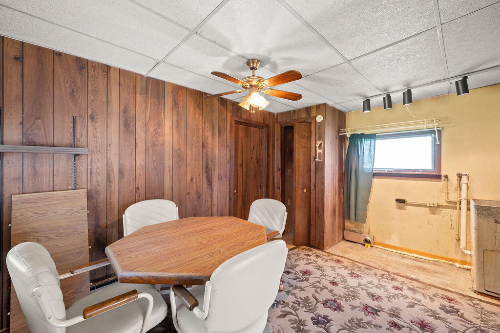 6105 Burrus Road