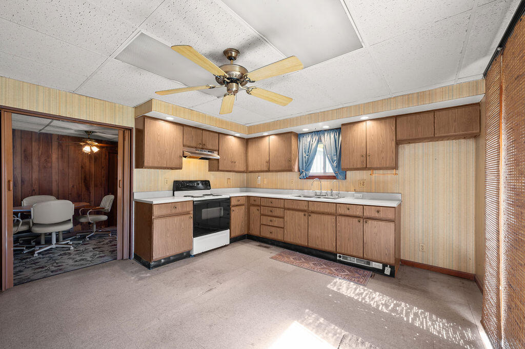 6105 Burrus Road
