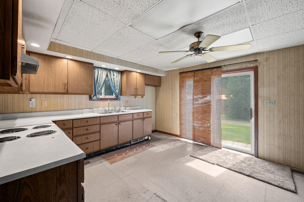 6105 Burrus Road