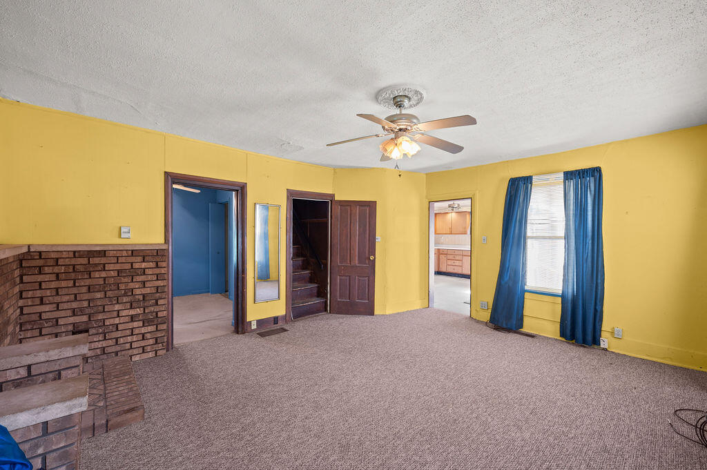 6105 Burrus Road