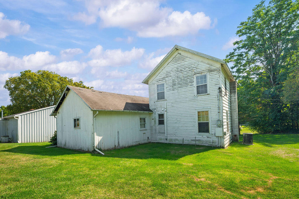 6105 Burrus Road