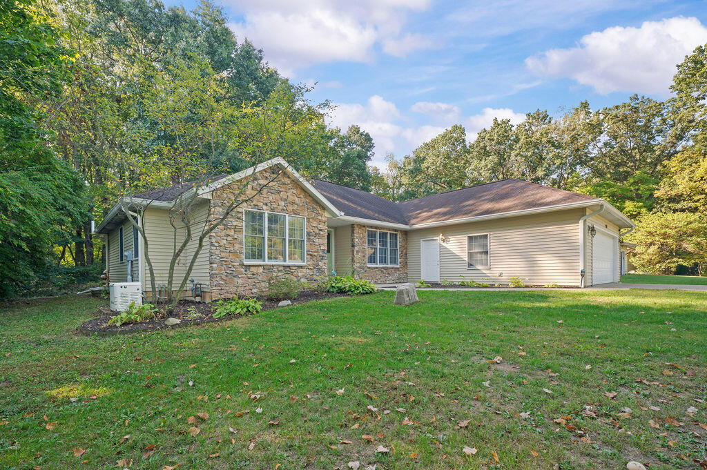 1604 Orchard Lane