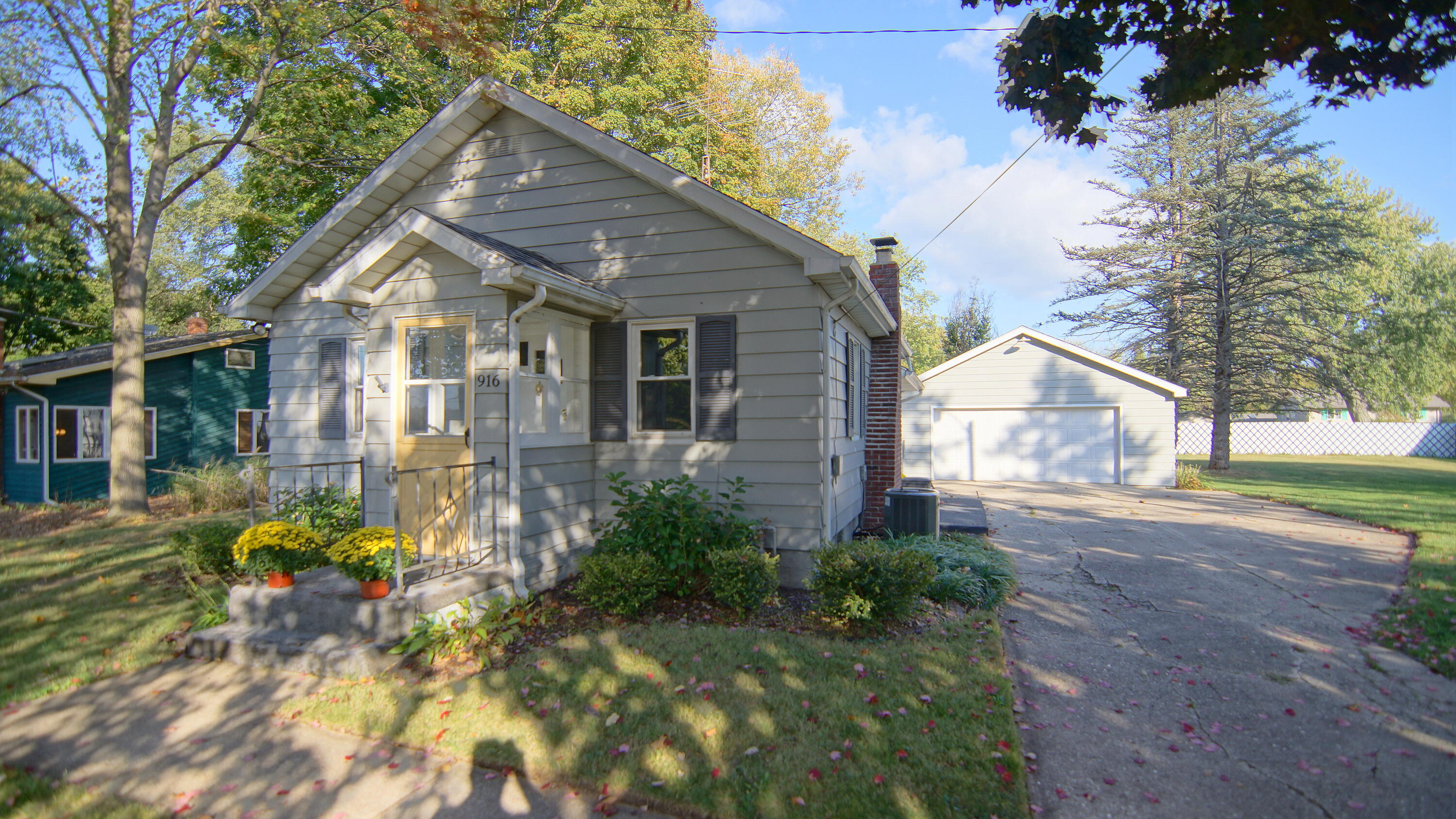 916 Chippewa Street