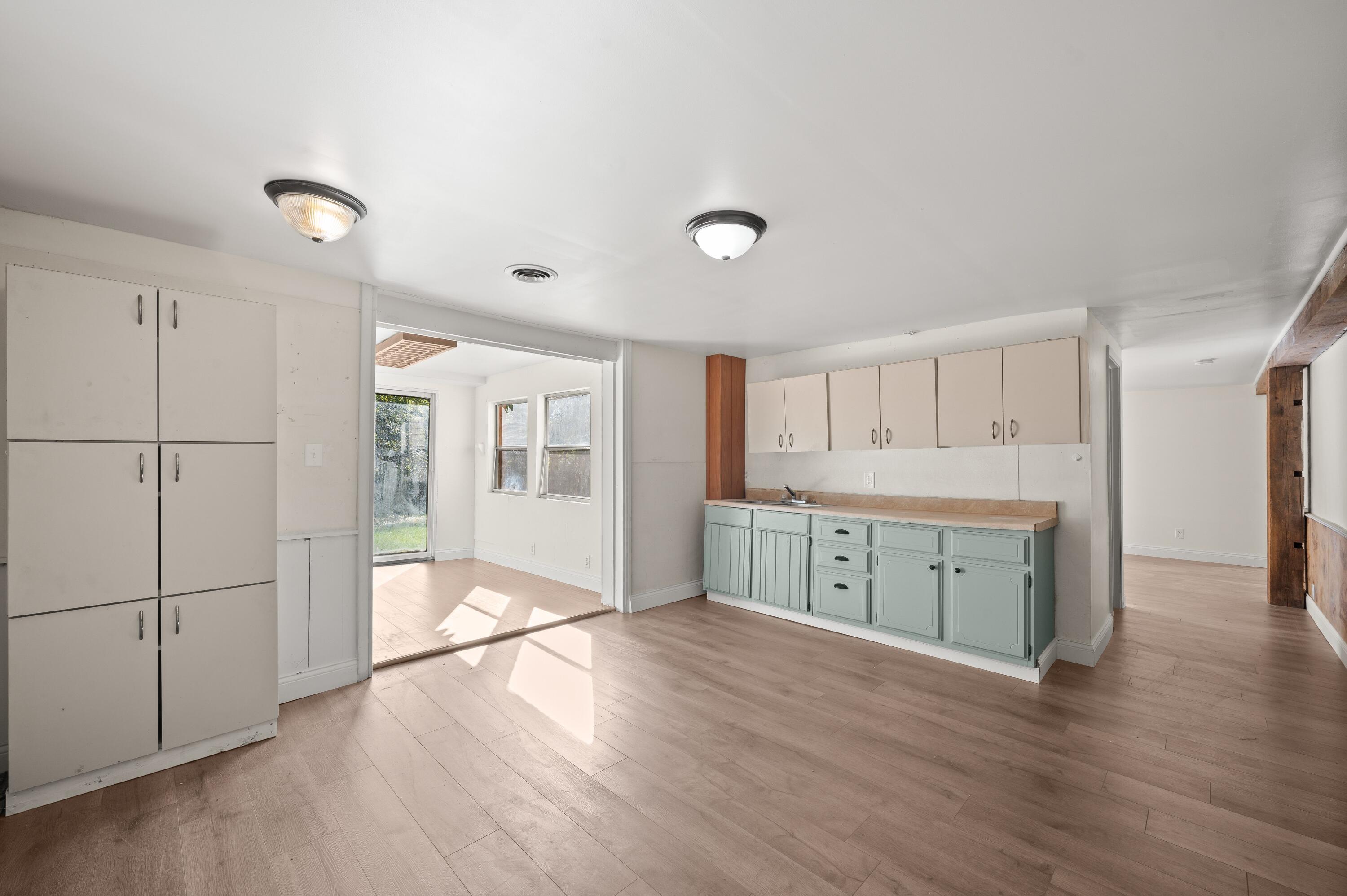 3119 N US Highway 31