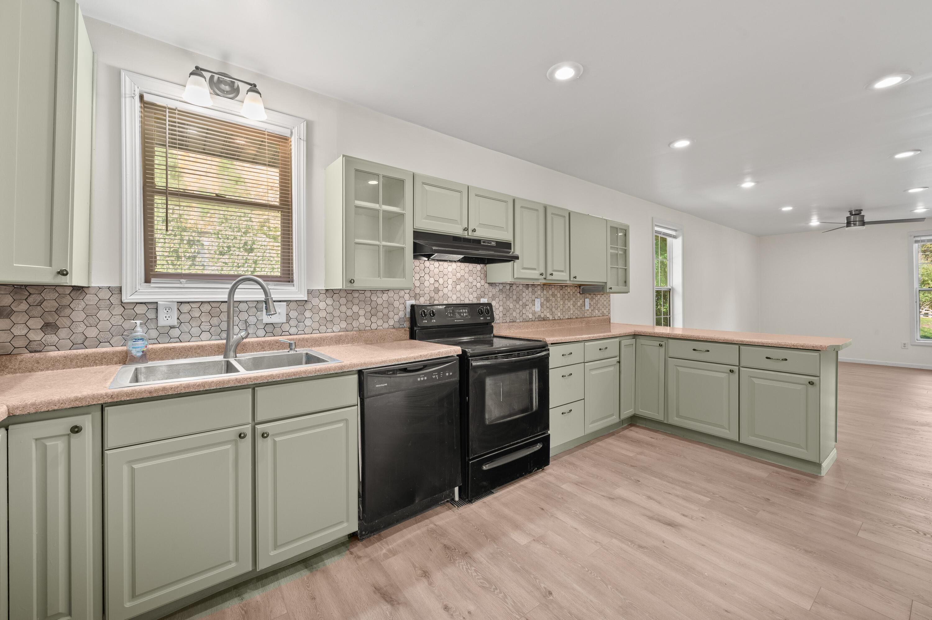 3119 N US Highway 31