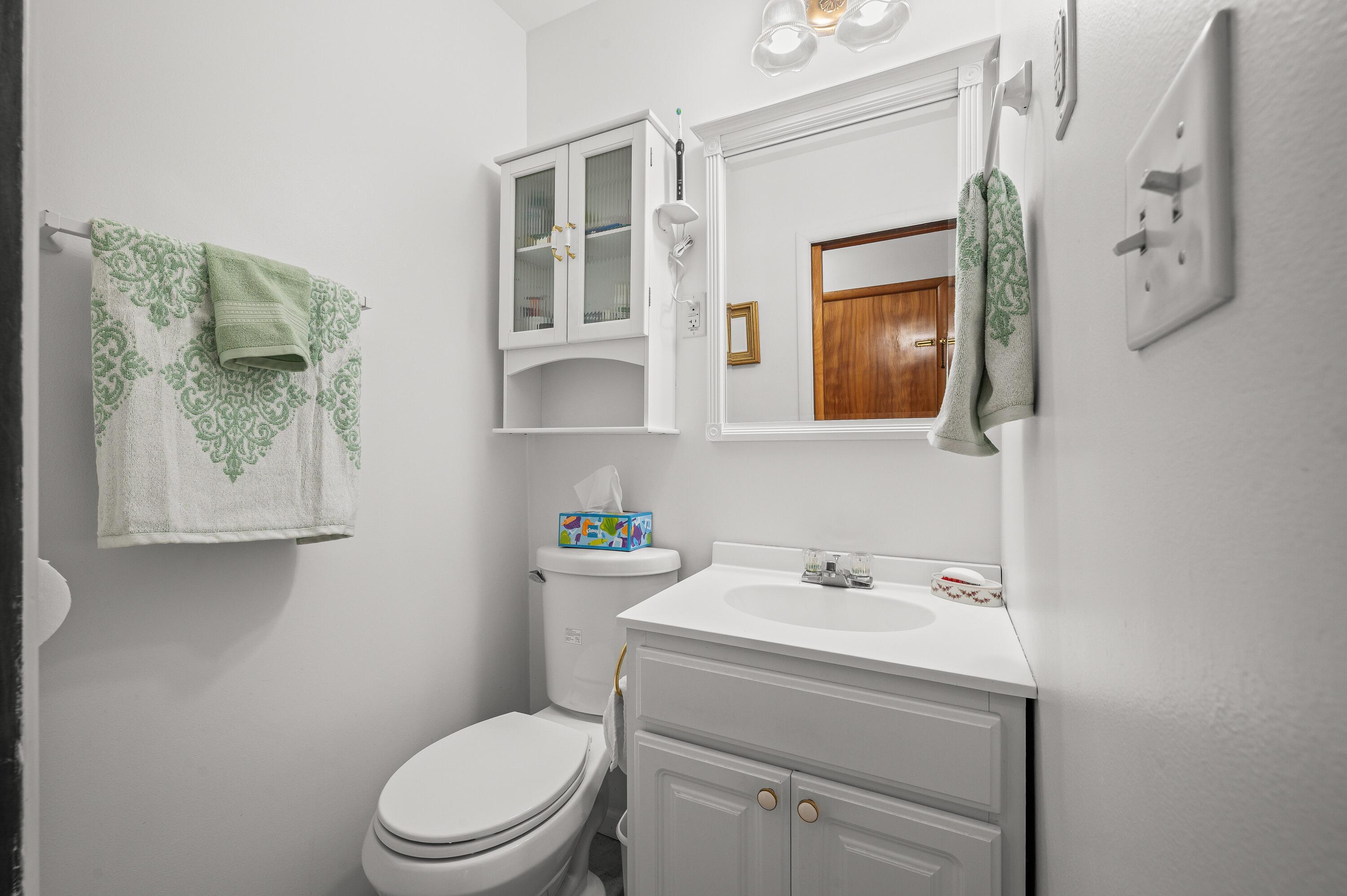 1225 Country Club Drive