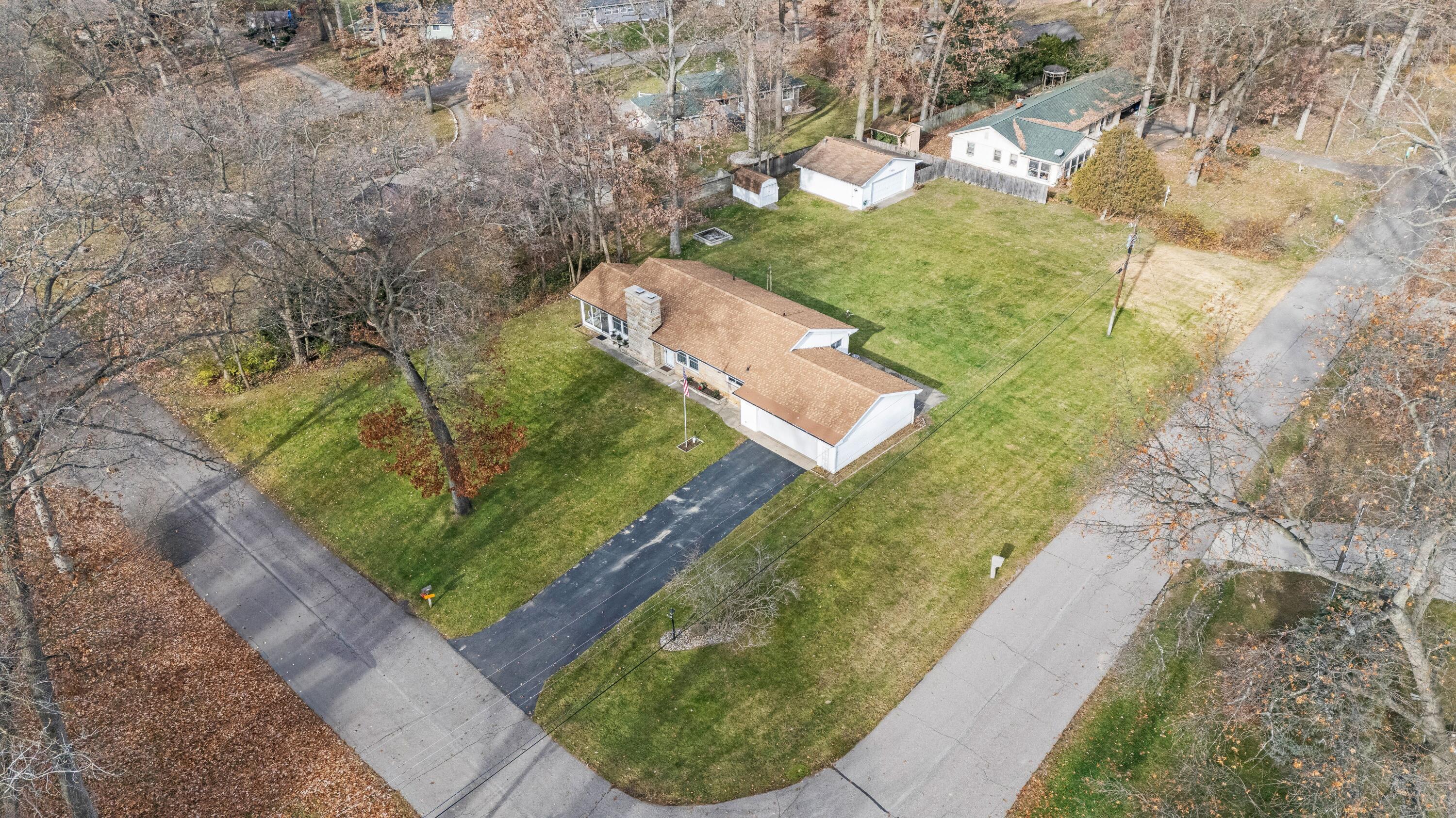 1225 Country Club Drive