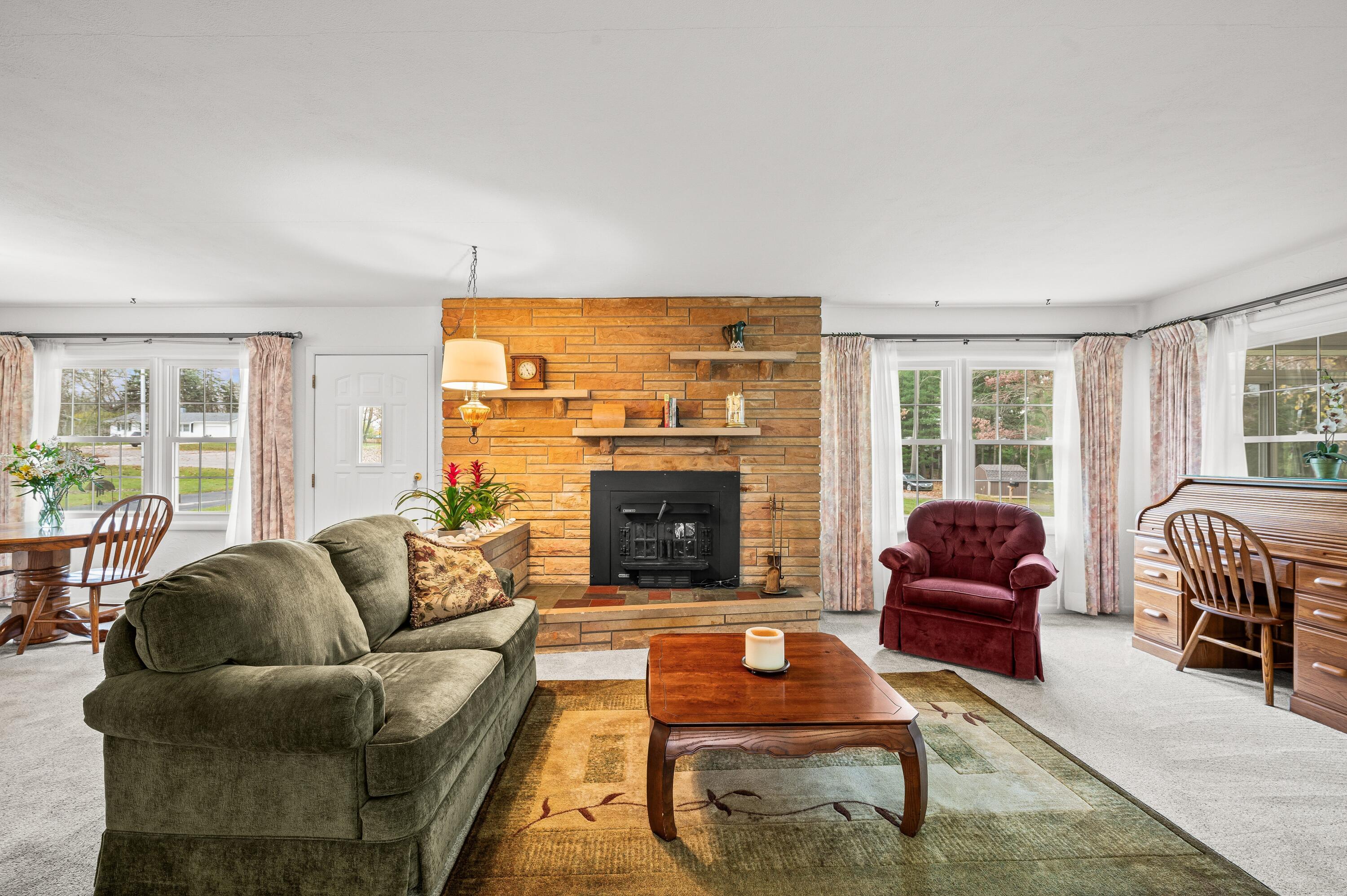 1225 Country Club Drive