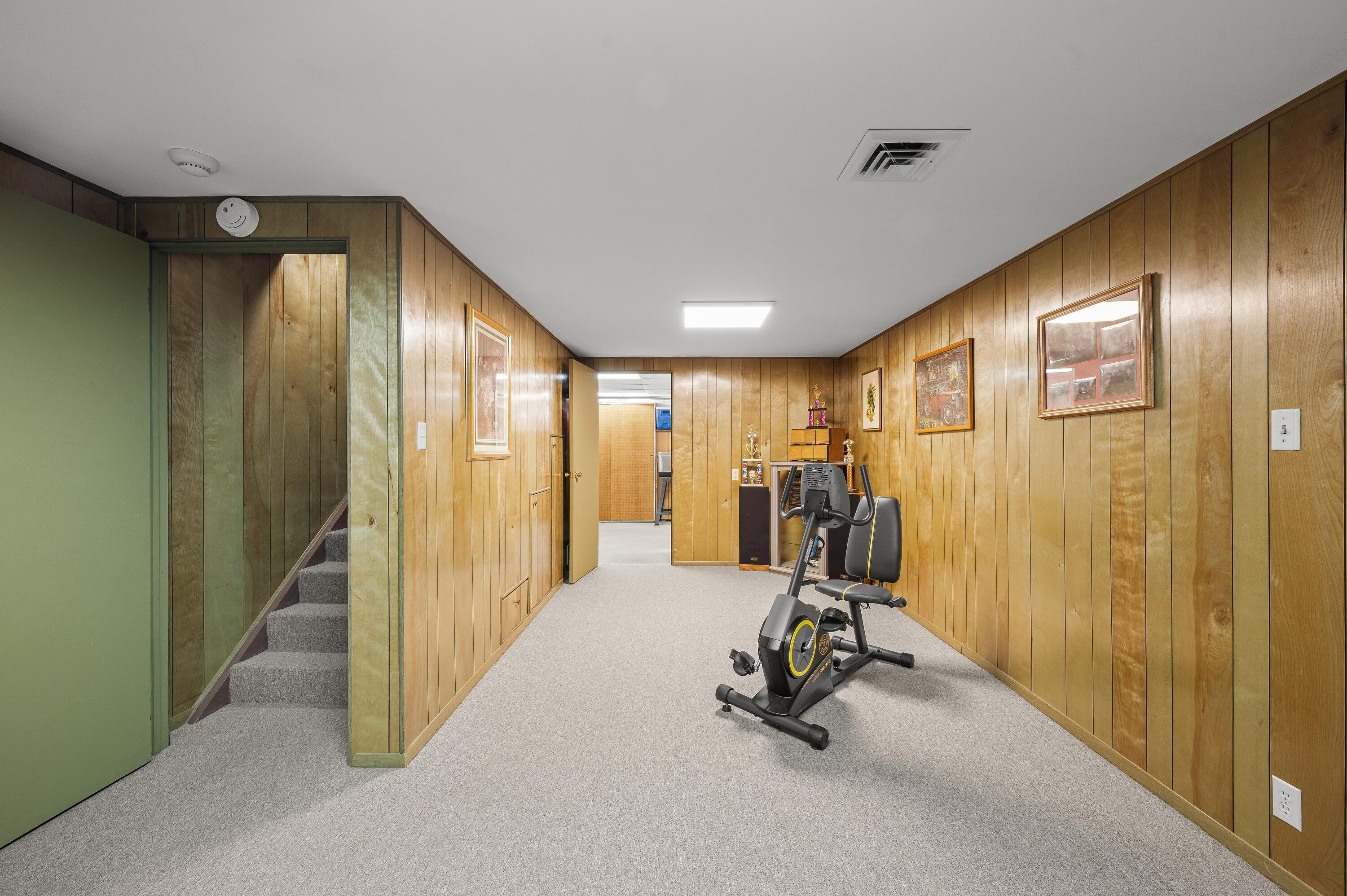 1225 Country Club Drive