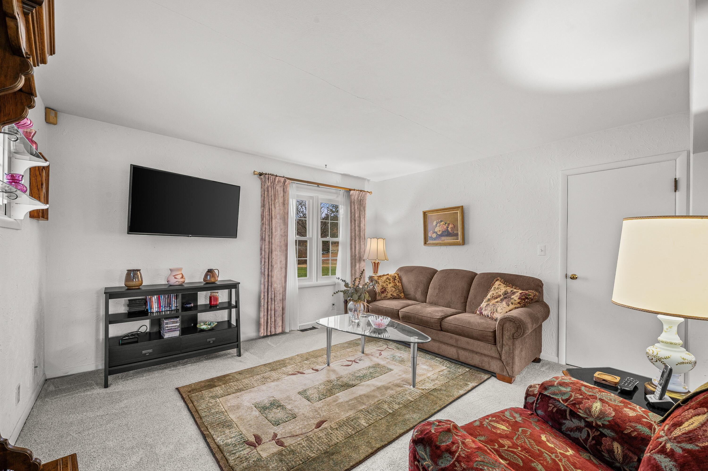 1225 Country Club Drive