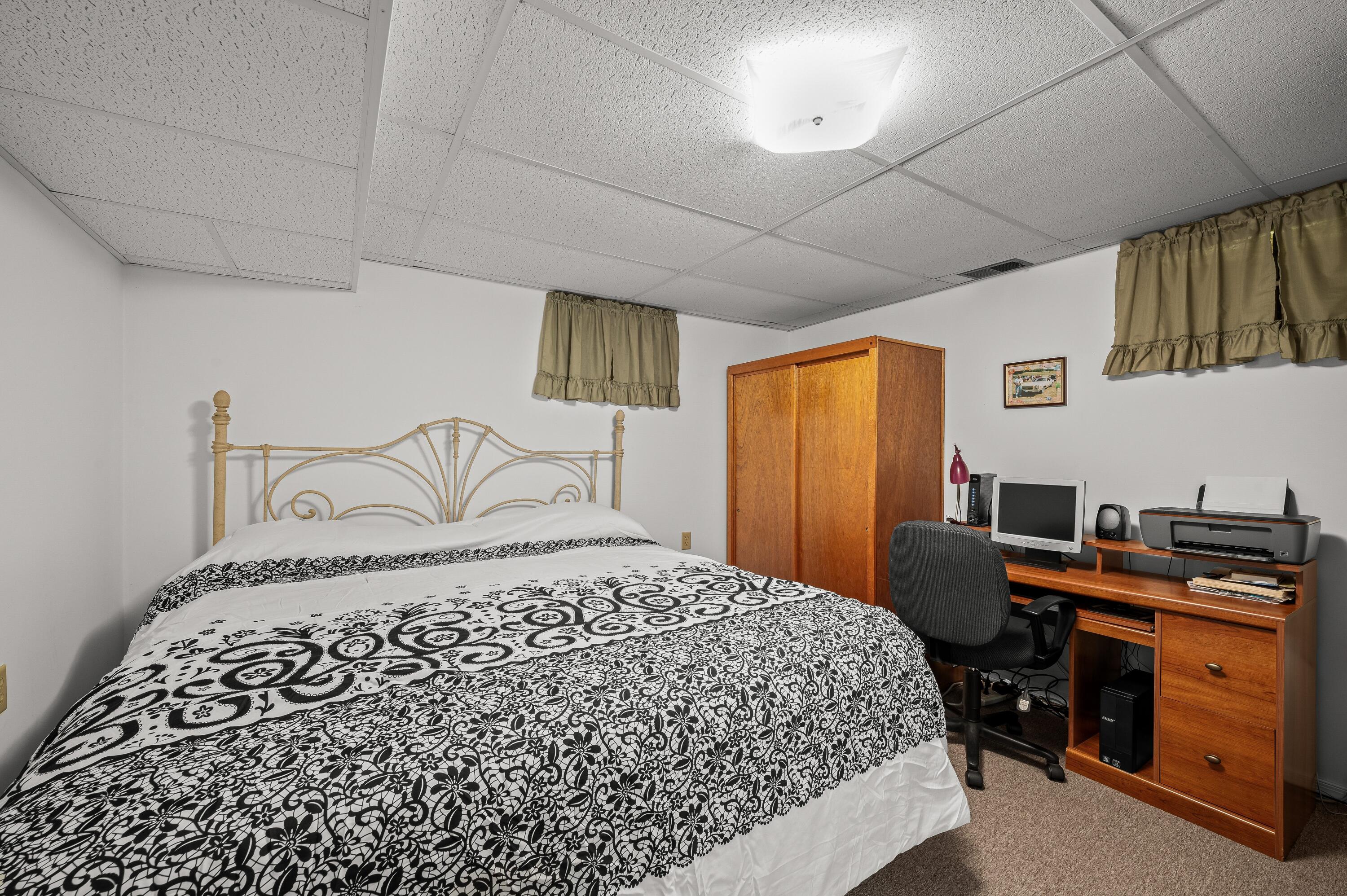 1225 Country Club Drive