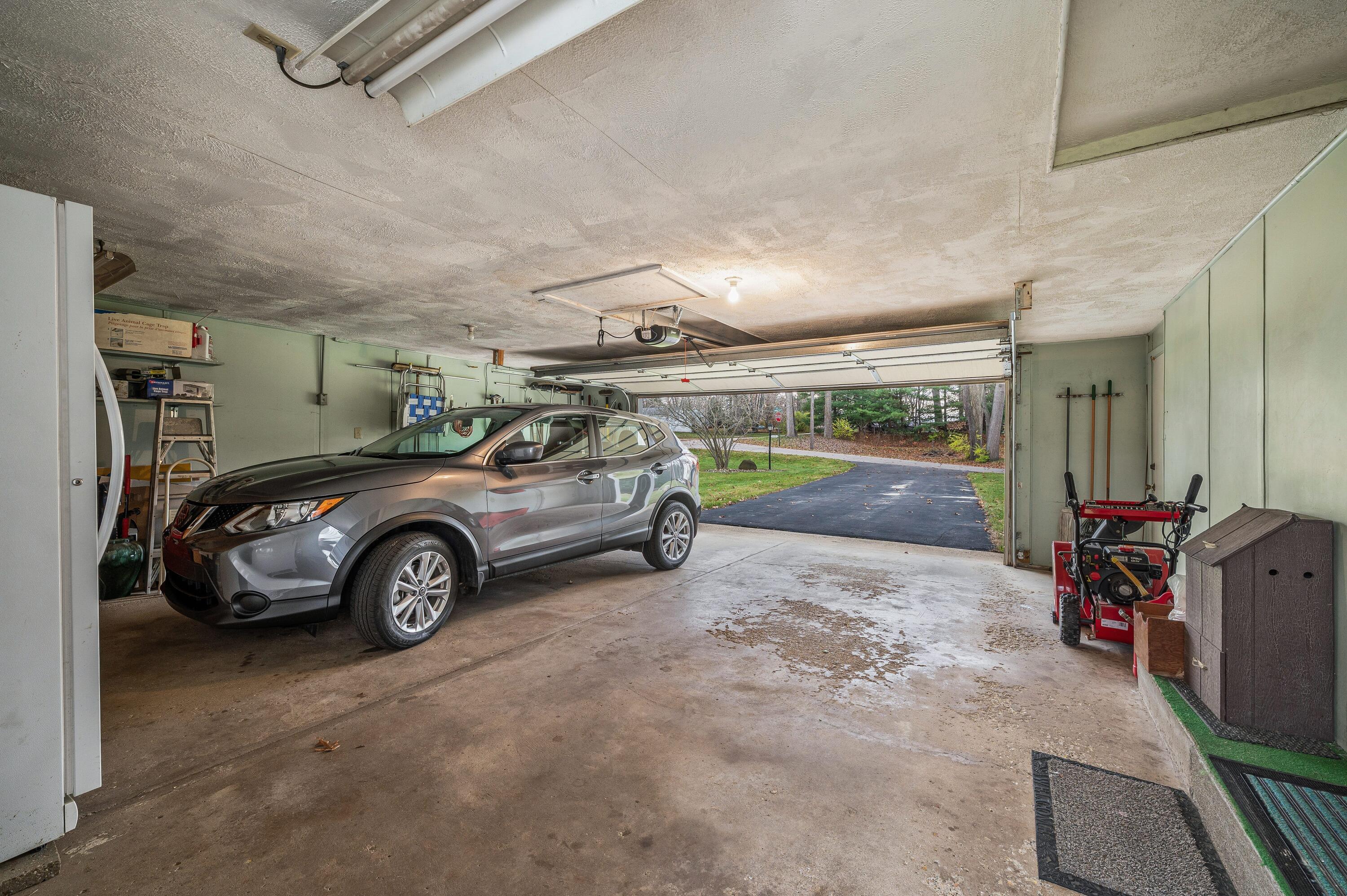 1225 Country Club Drive