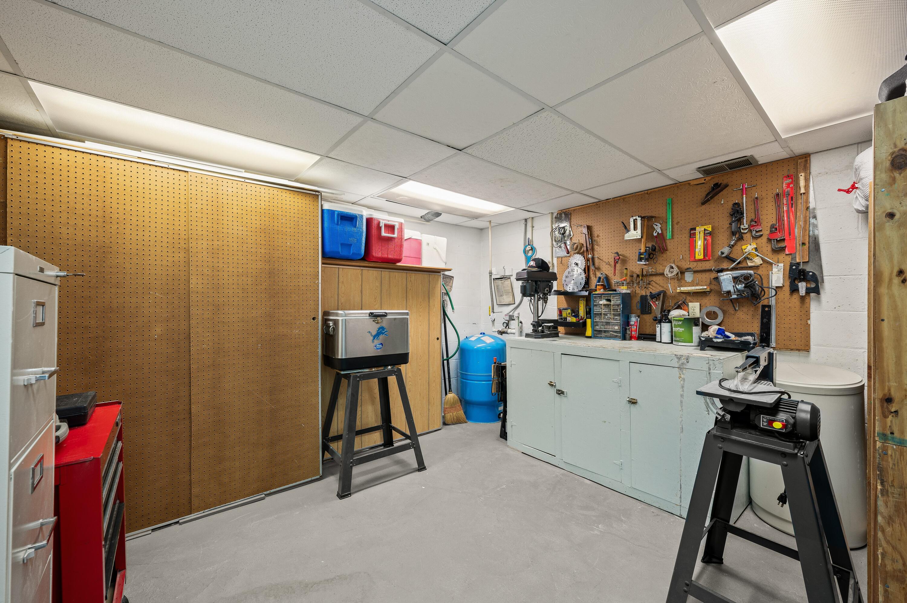 1225 Country Club Drive