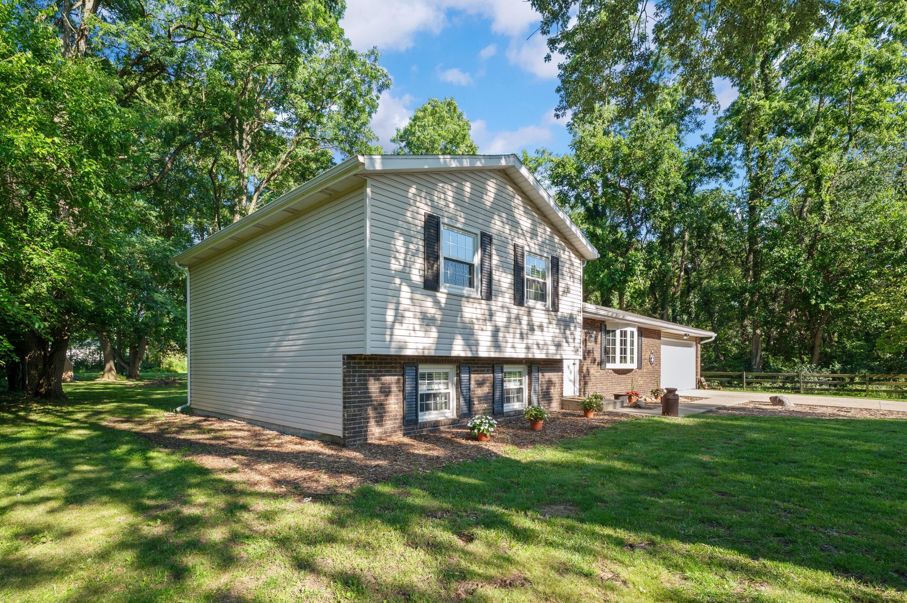 1523 Balmoral Lane