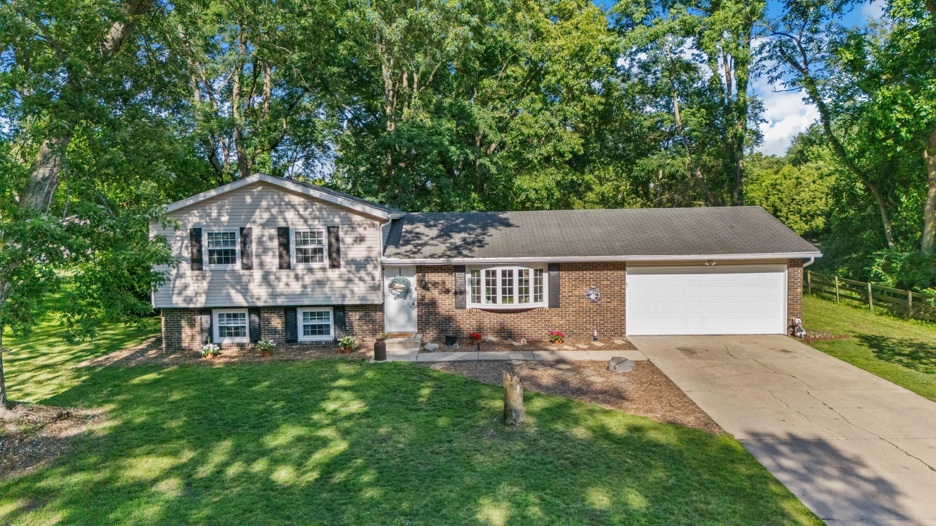 1523 Balmoral Lane