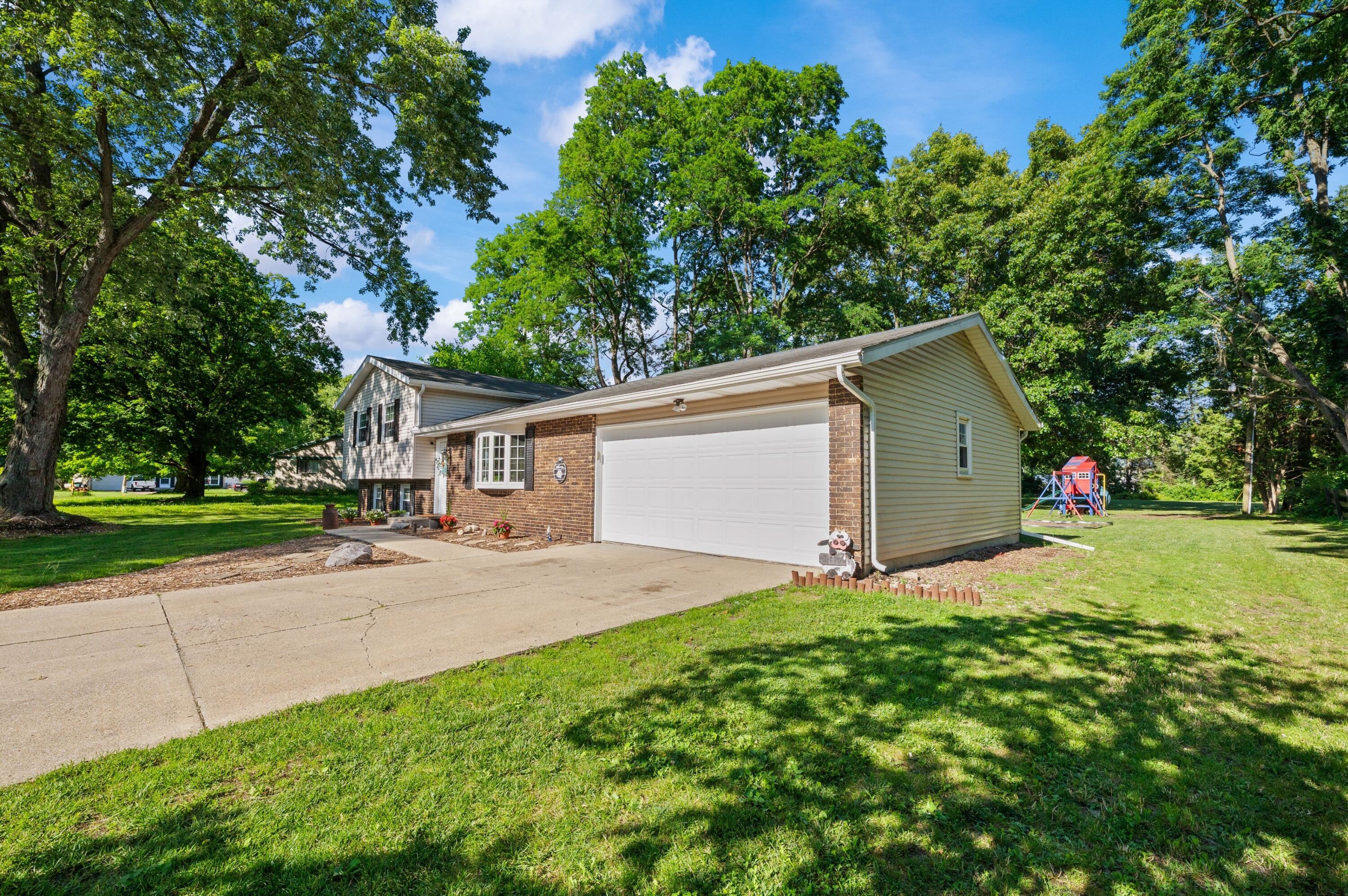 1523 Balmoral Lane