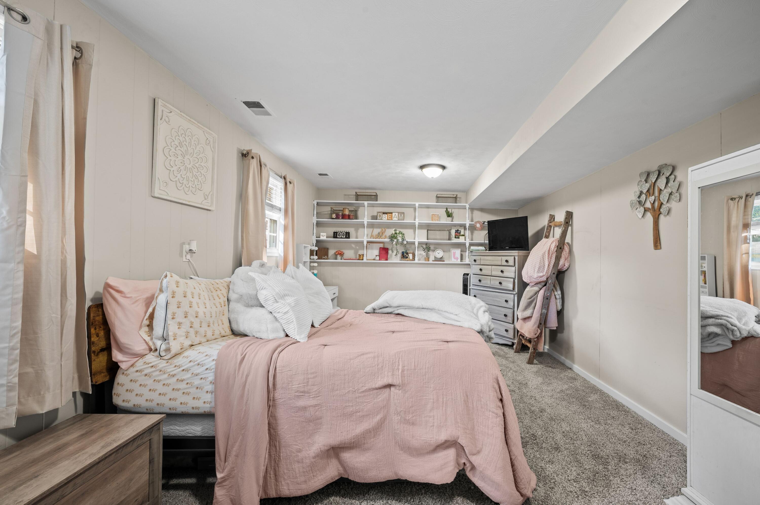 1523 Balmoral Lane