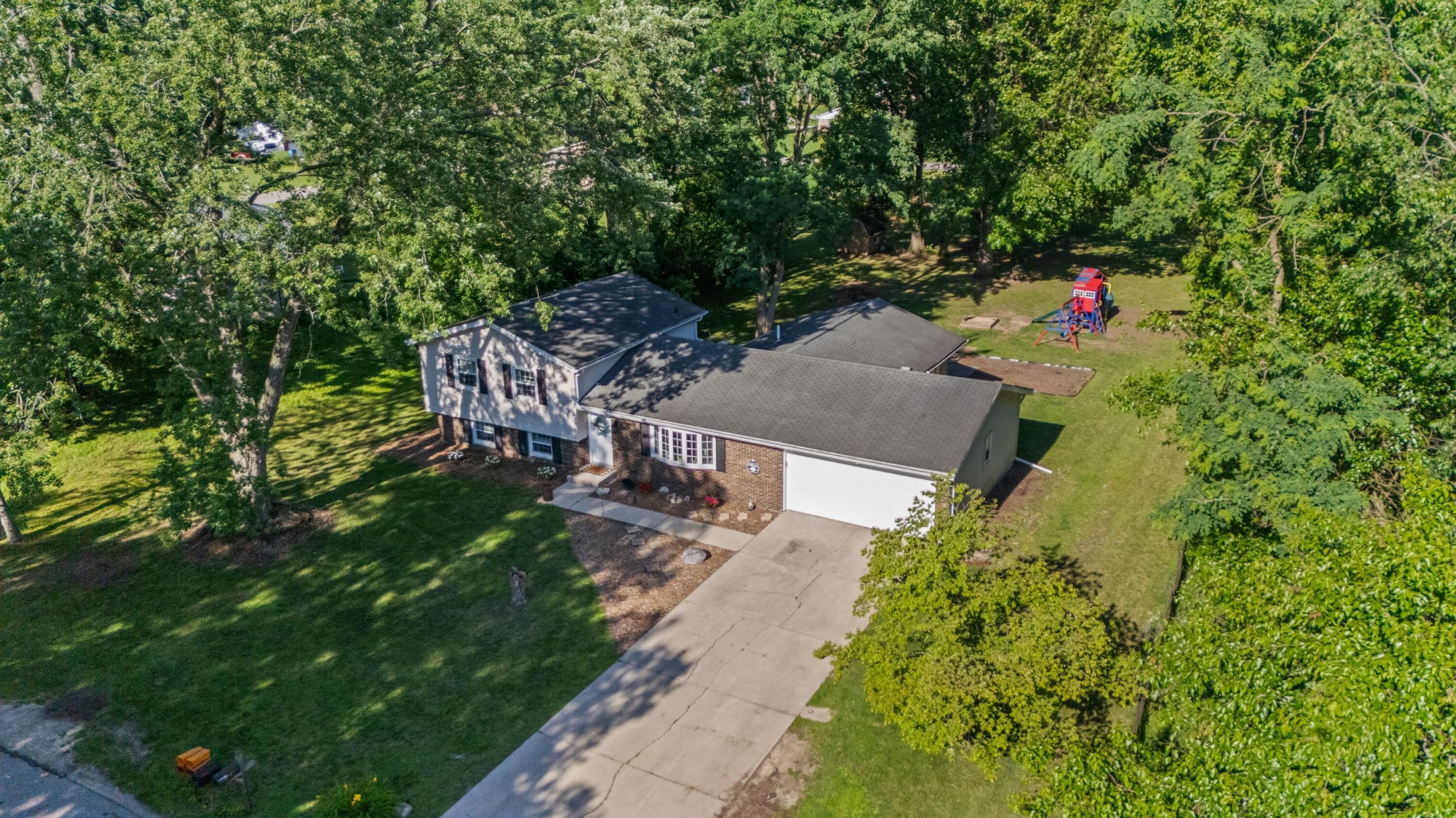 1523 Balmoral Lane