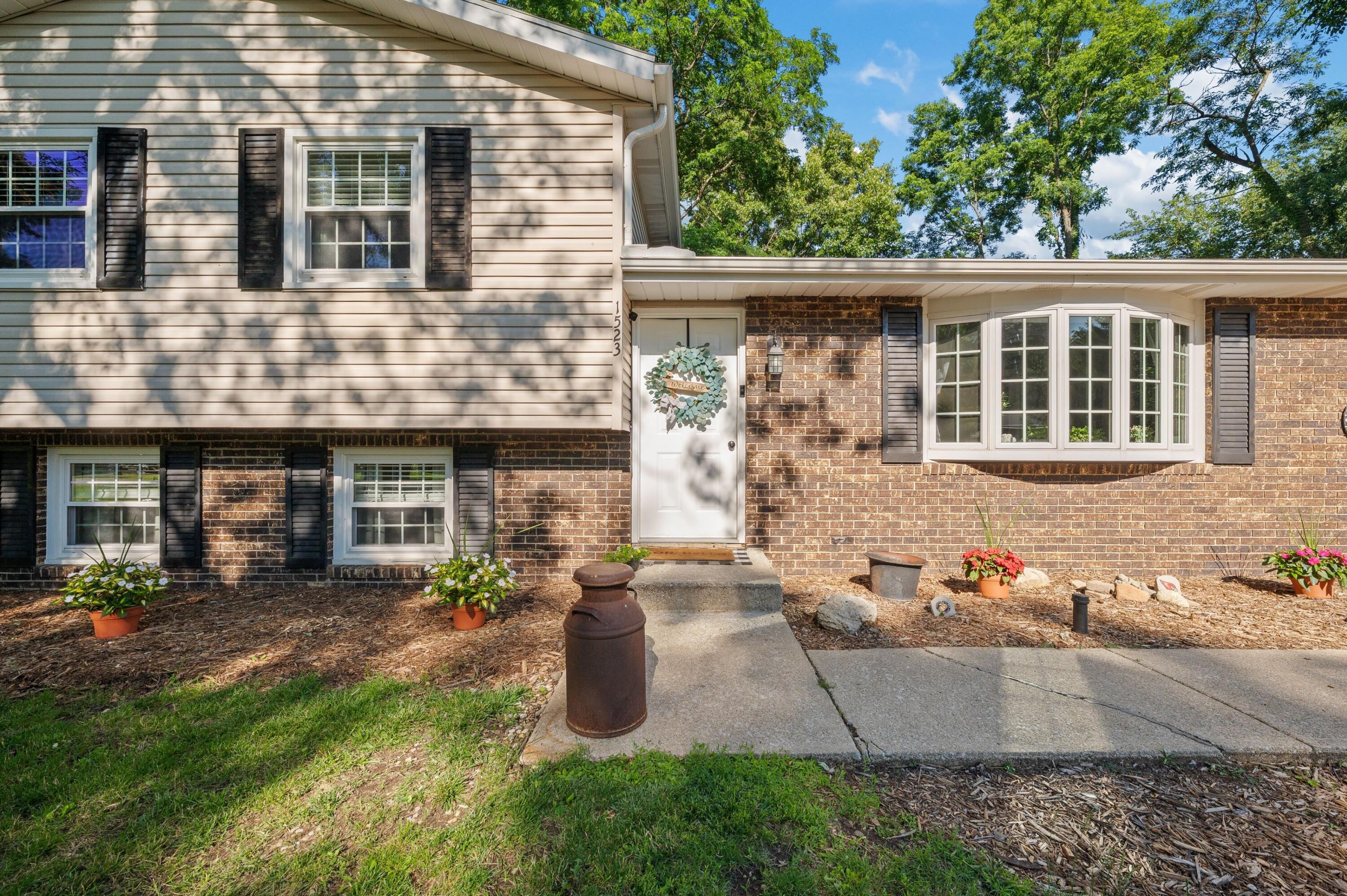 1523 Balmoral Lane