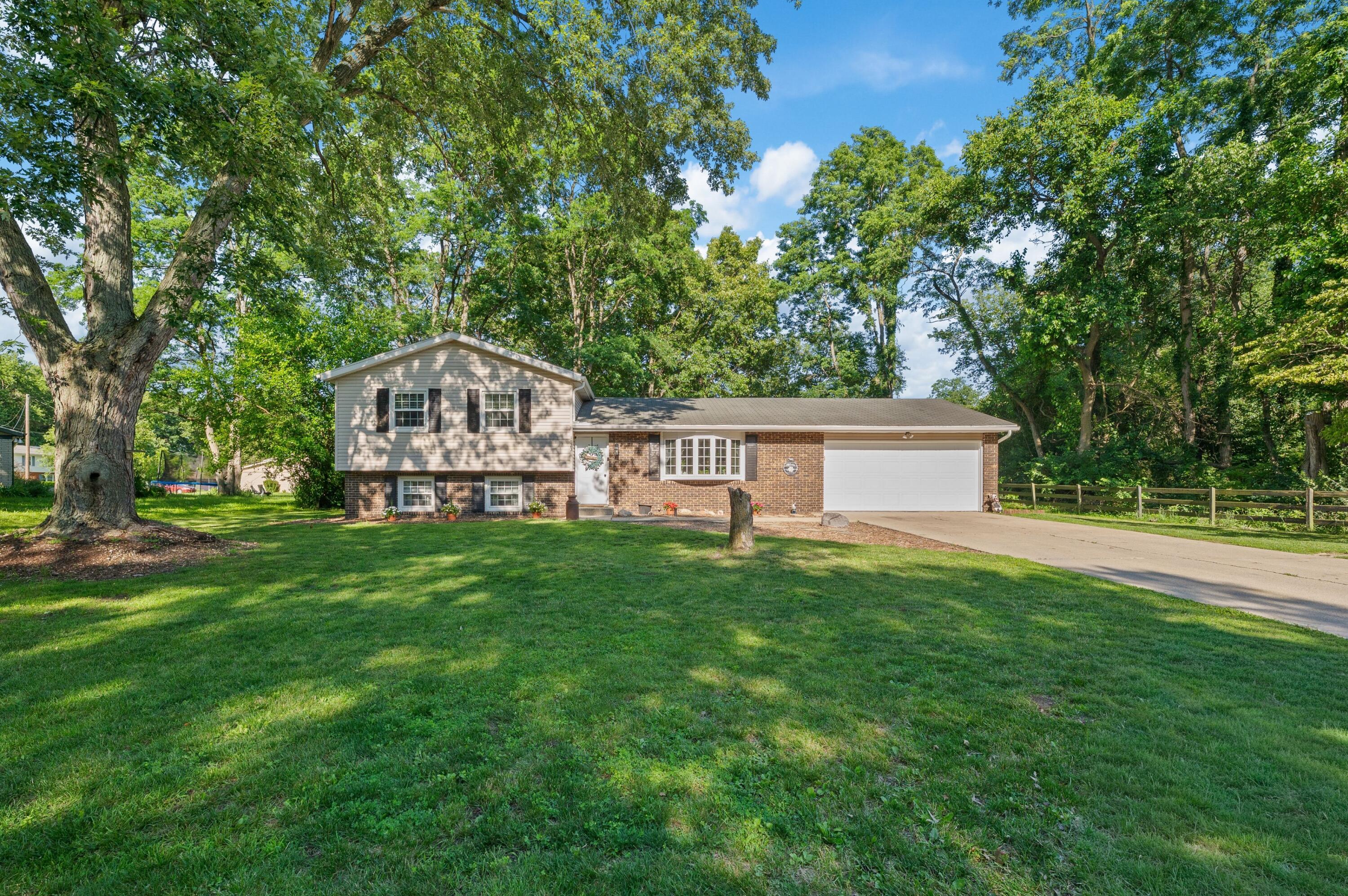 1523 Balmoral Lane