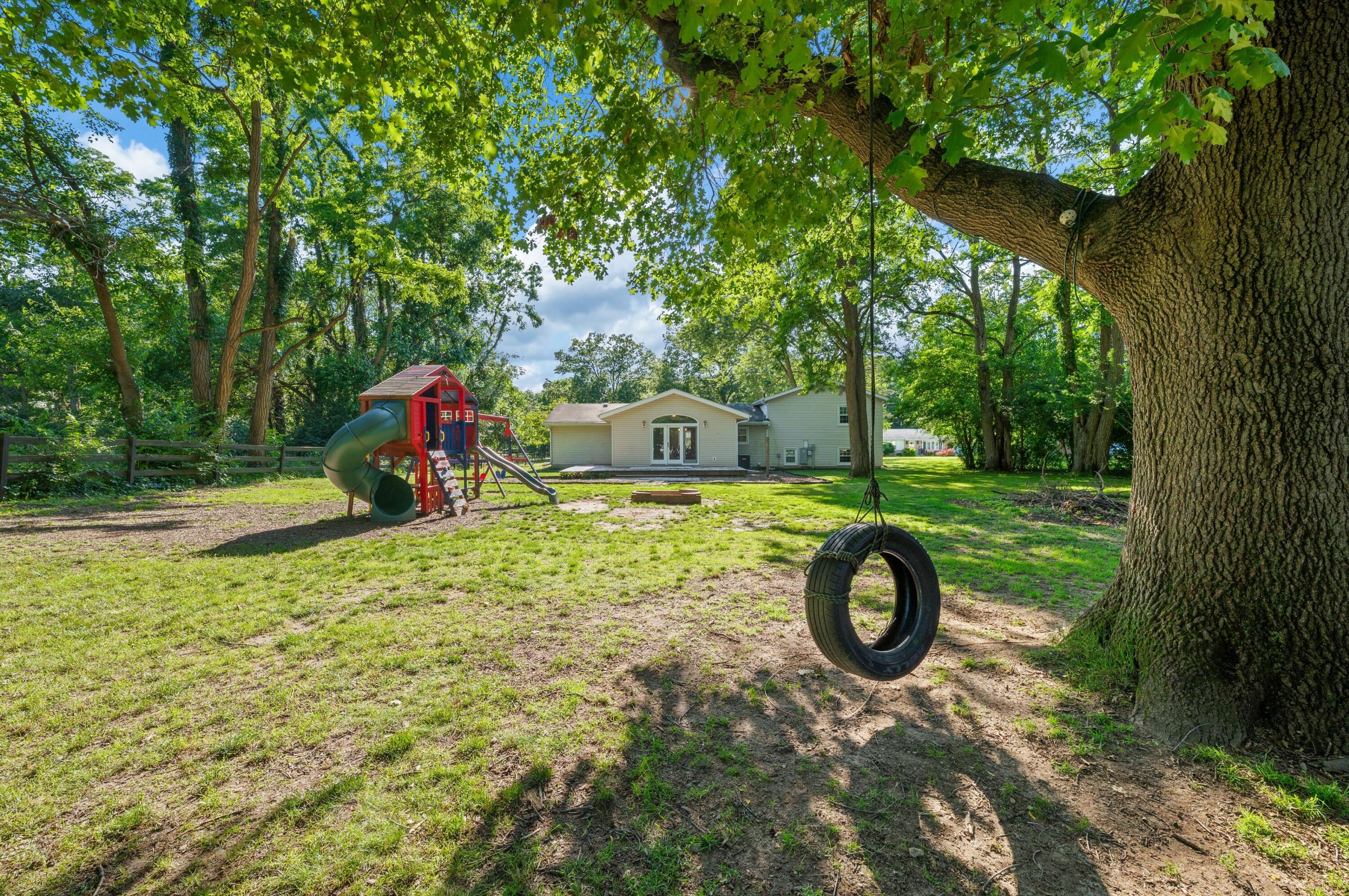 1523 Balmoral Lane