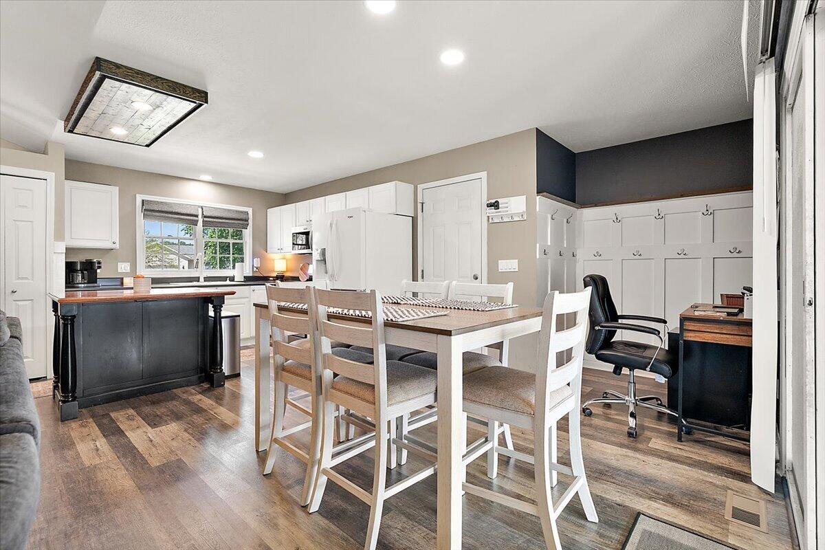 4650 Meadowbrook Lane