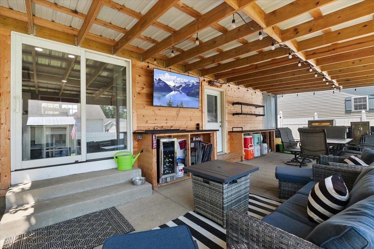 4650 Meadowbrook Lane