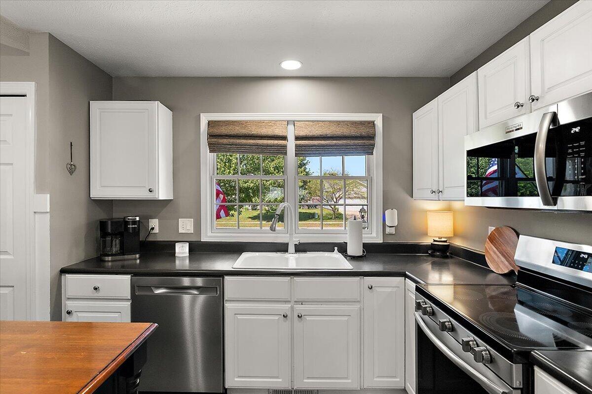 4650 Meadowbrook Lane