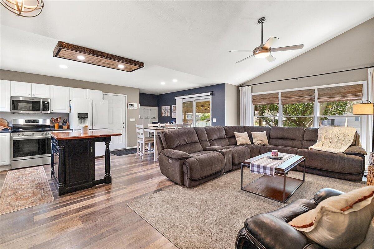 4650 Meadowbrook Lane