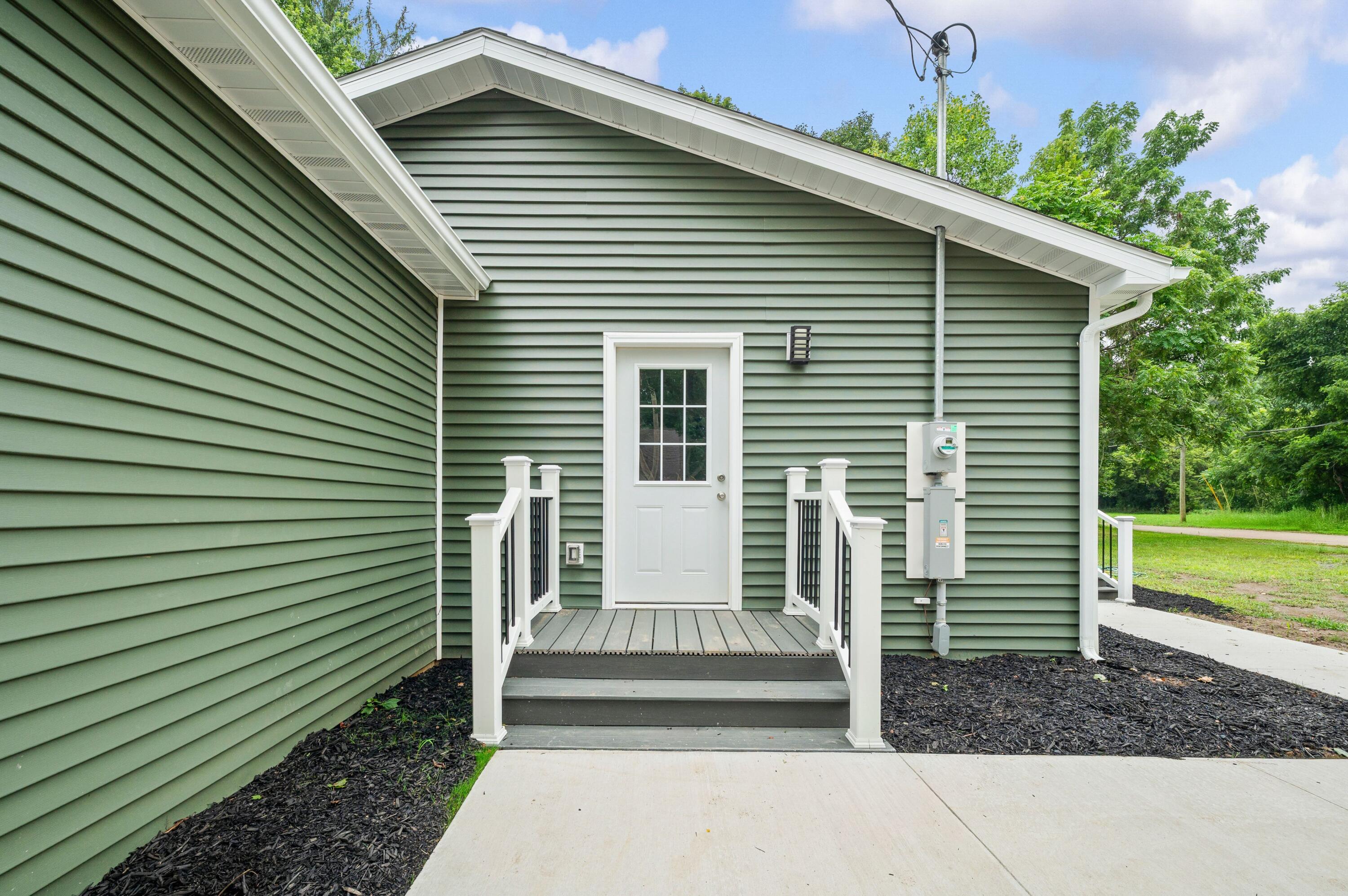 584 1st Court