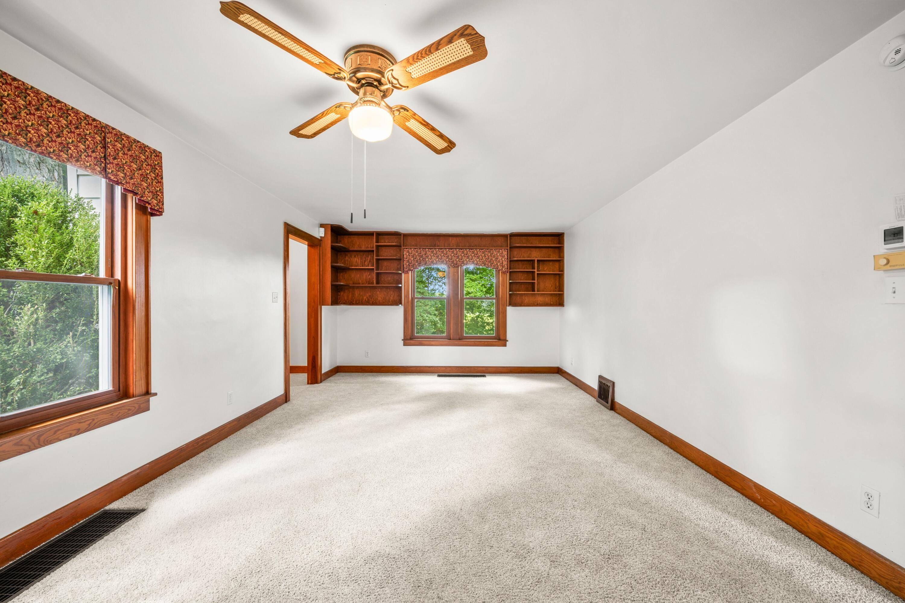 1815 E Glendora Road