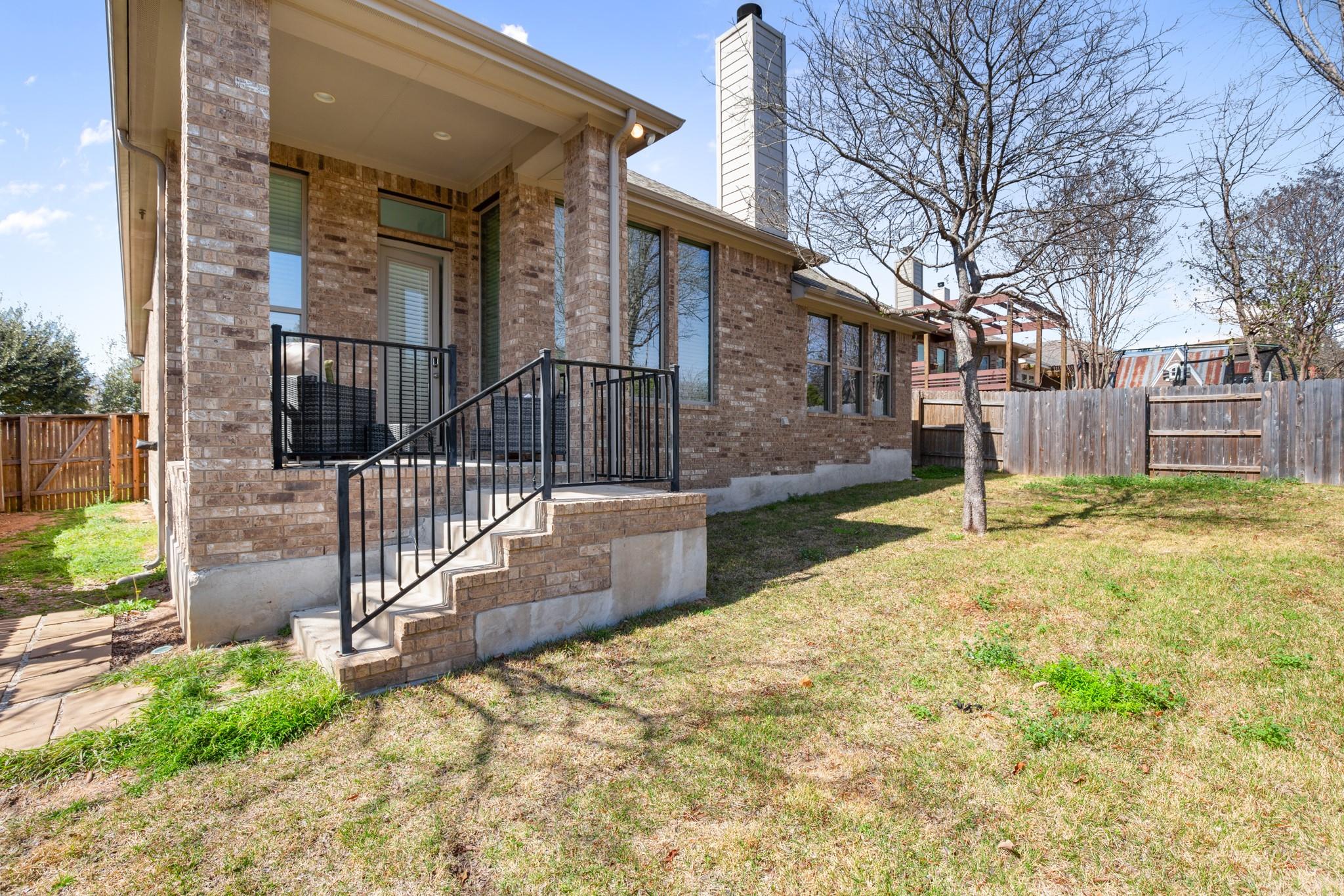 304 Fort Cobb WAY