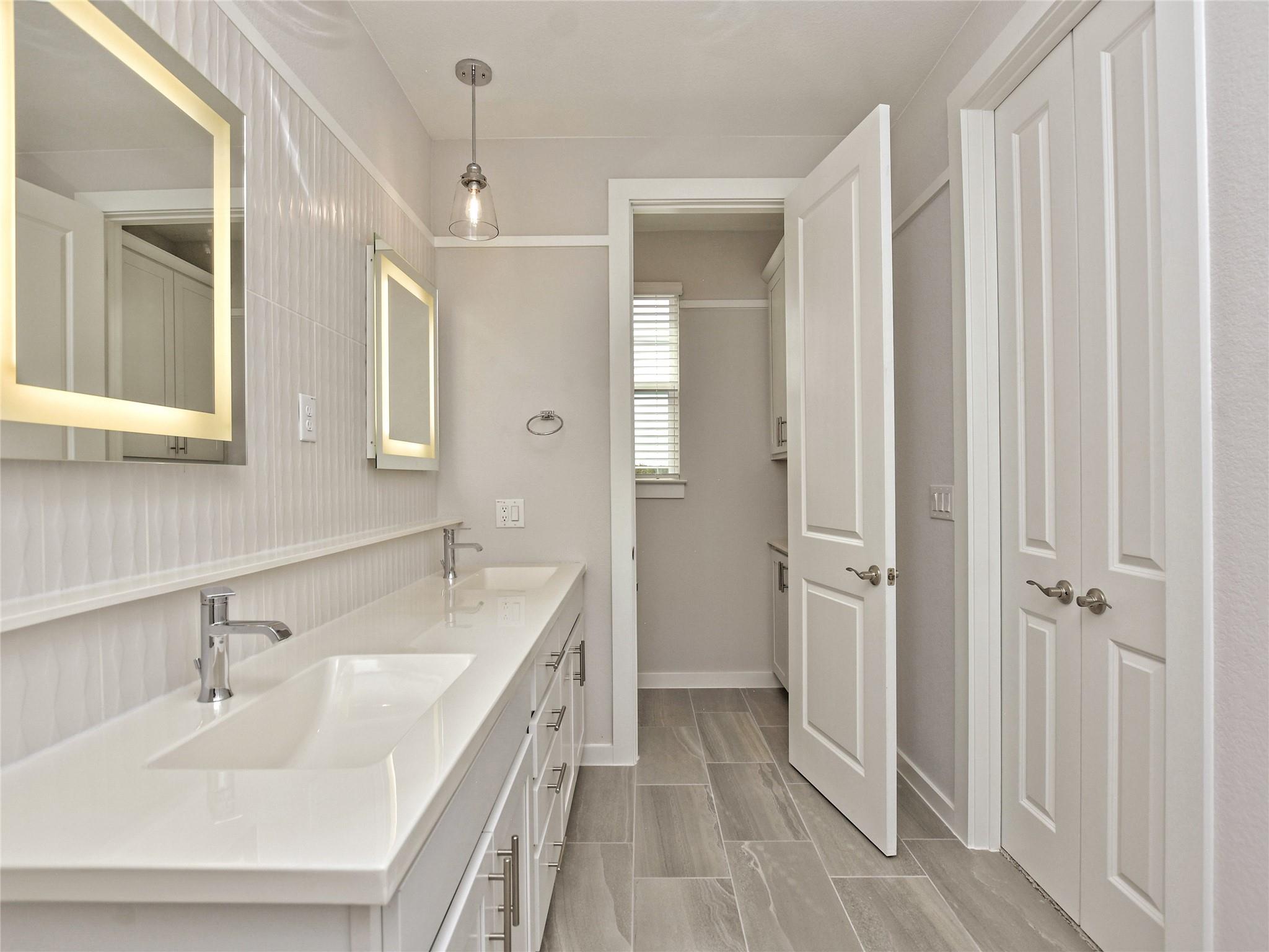 12001 Vista Parke DR # 903