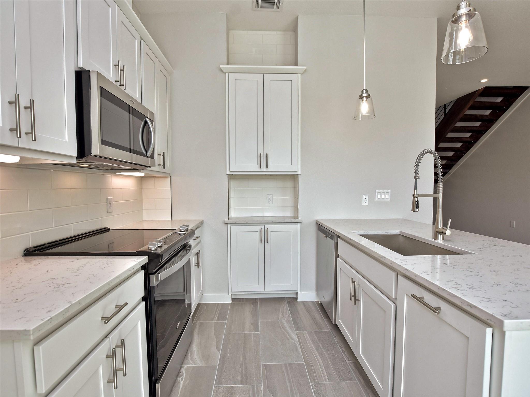 12001 Vista Parke DR # 903