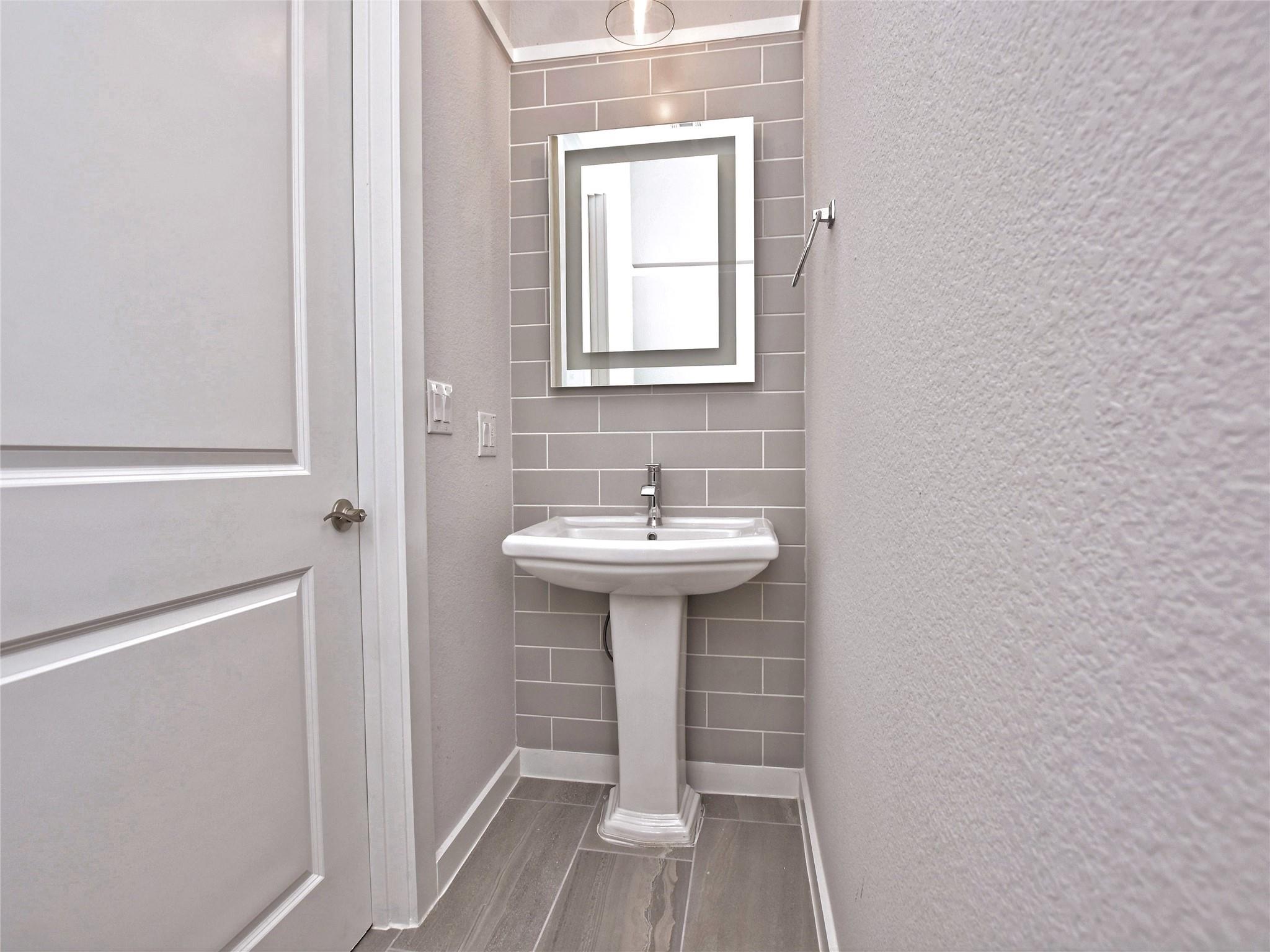 12001 Vista Parke DR # 903