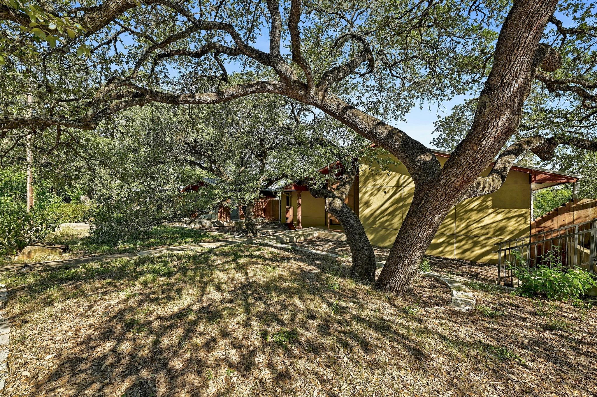 2204 Spring Creek DR