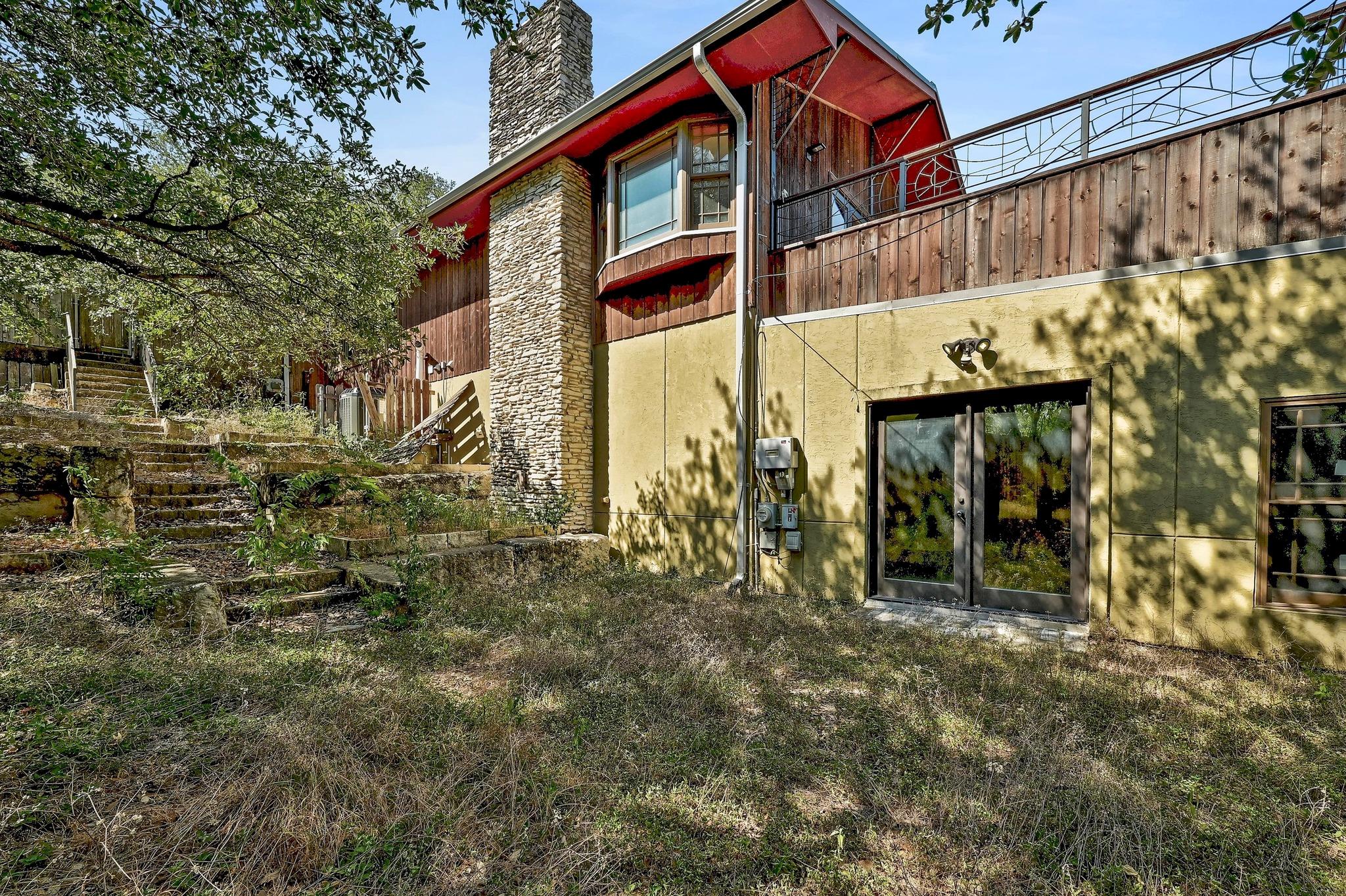 2204 Spring Creek DR
