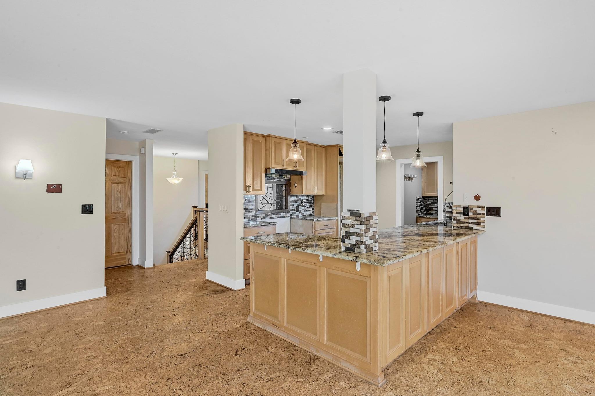 2204 Spring Creek DR