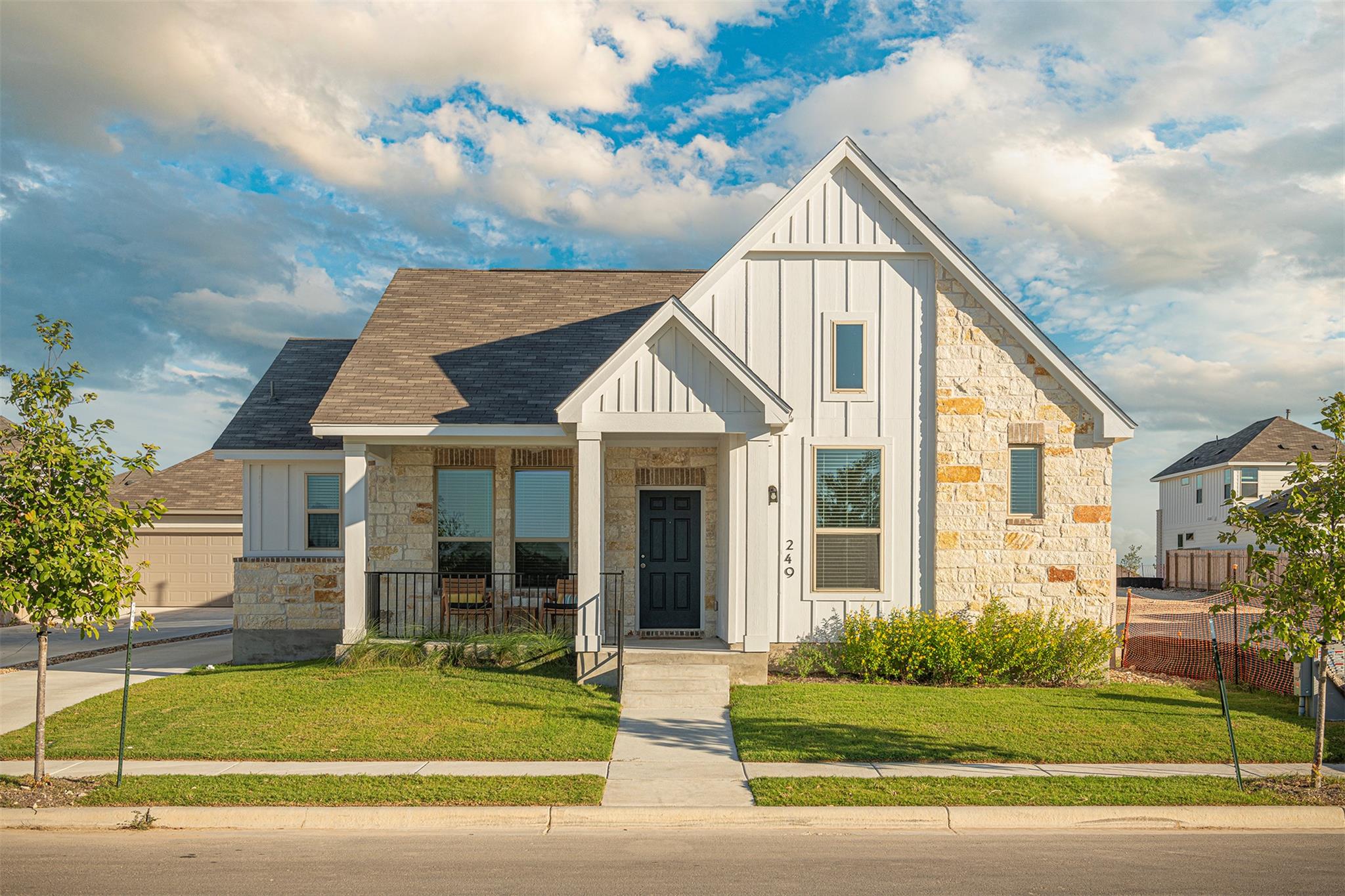 249 Treadwell LN