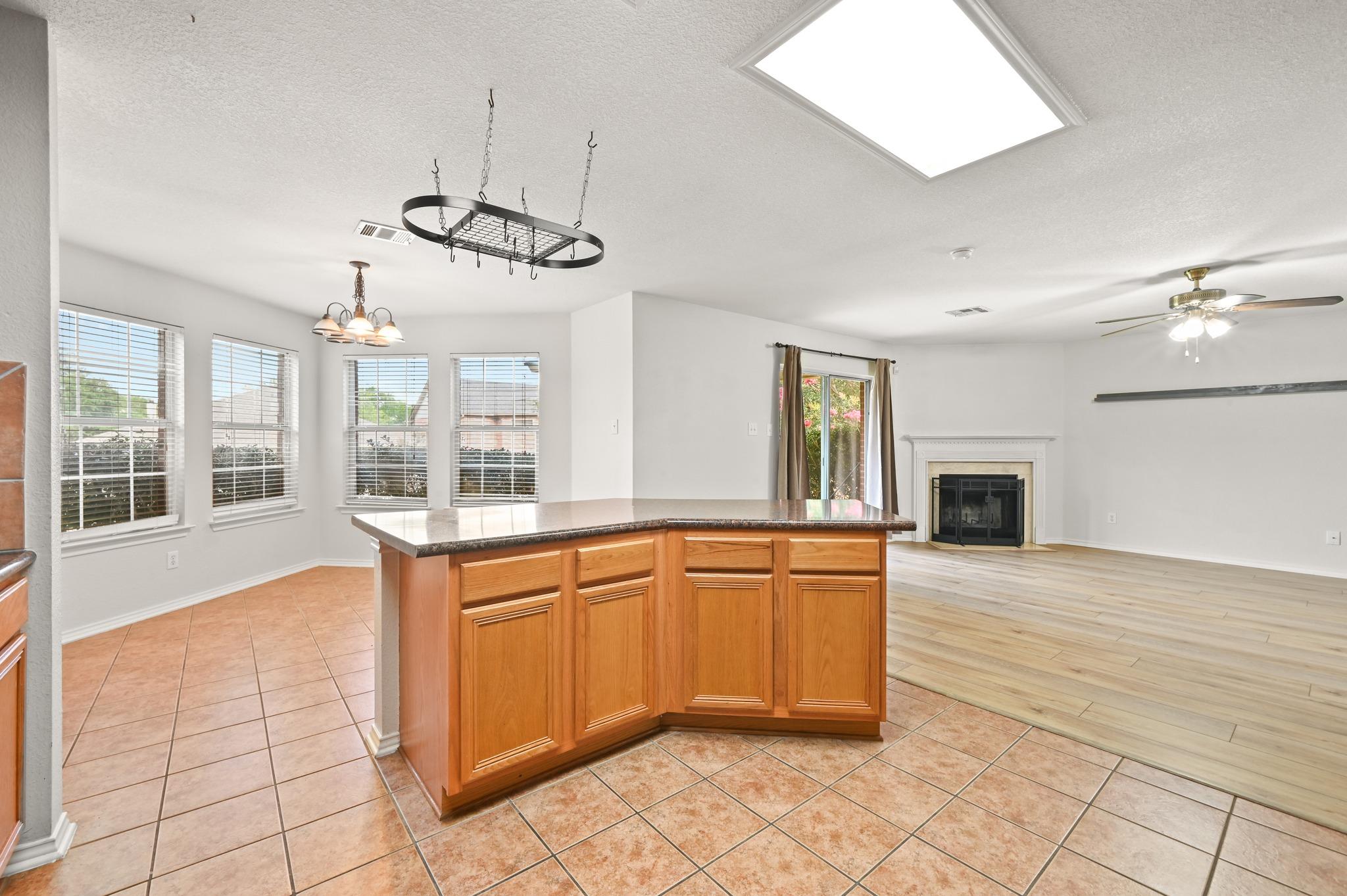 11140 Currin LN