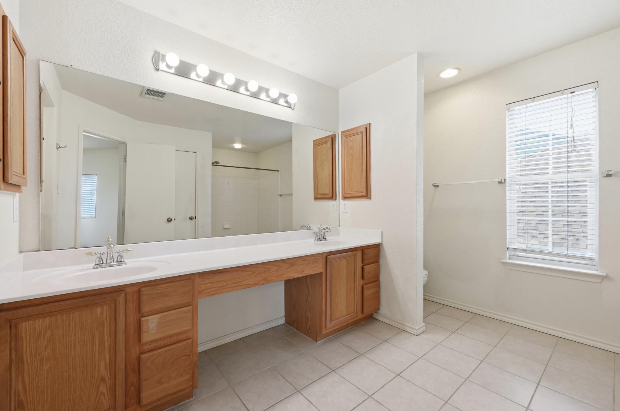 11140 Currin LN