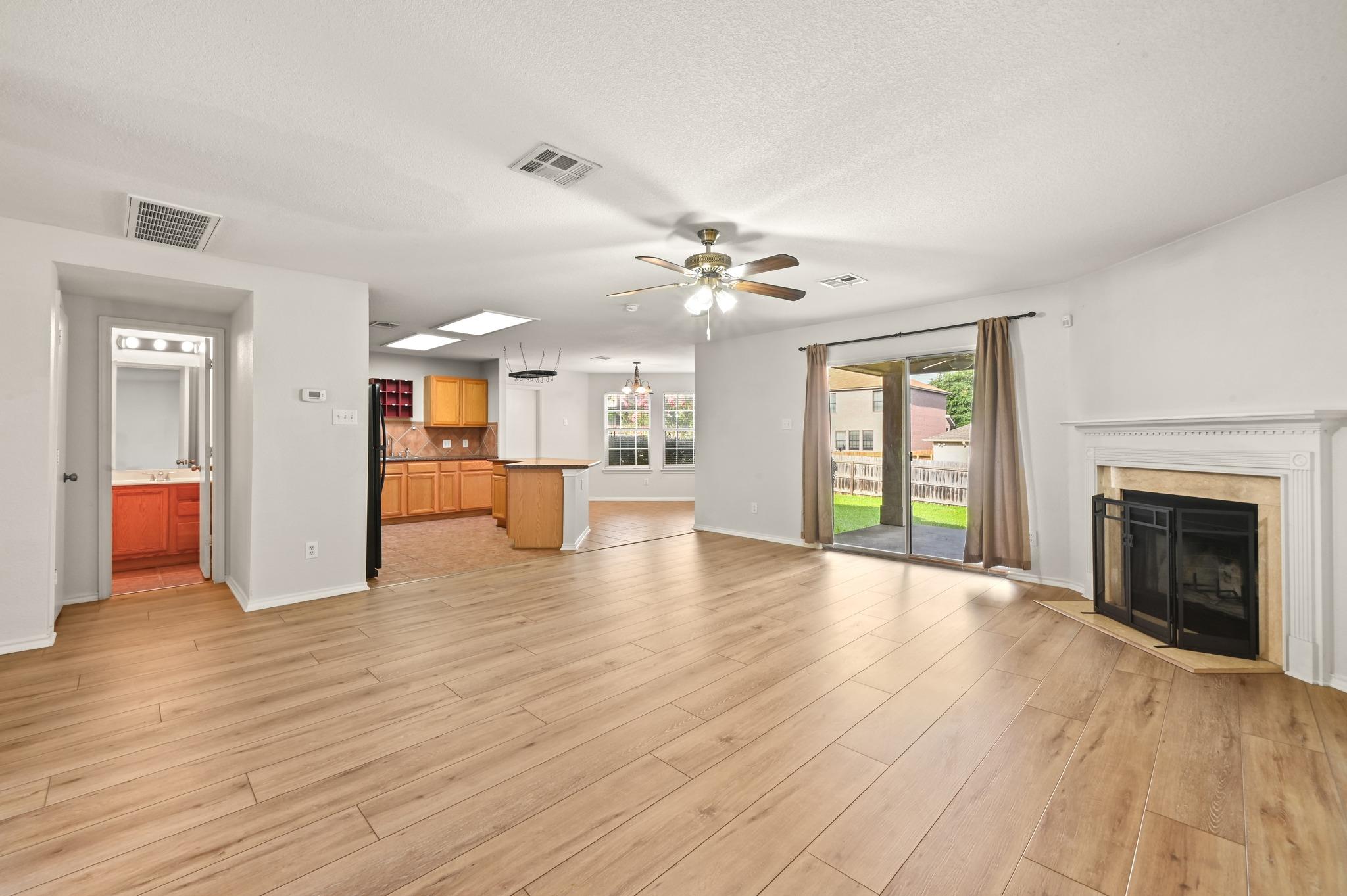 11140 Currin LN